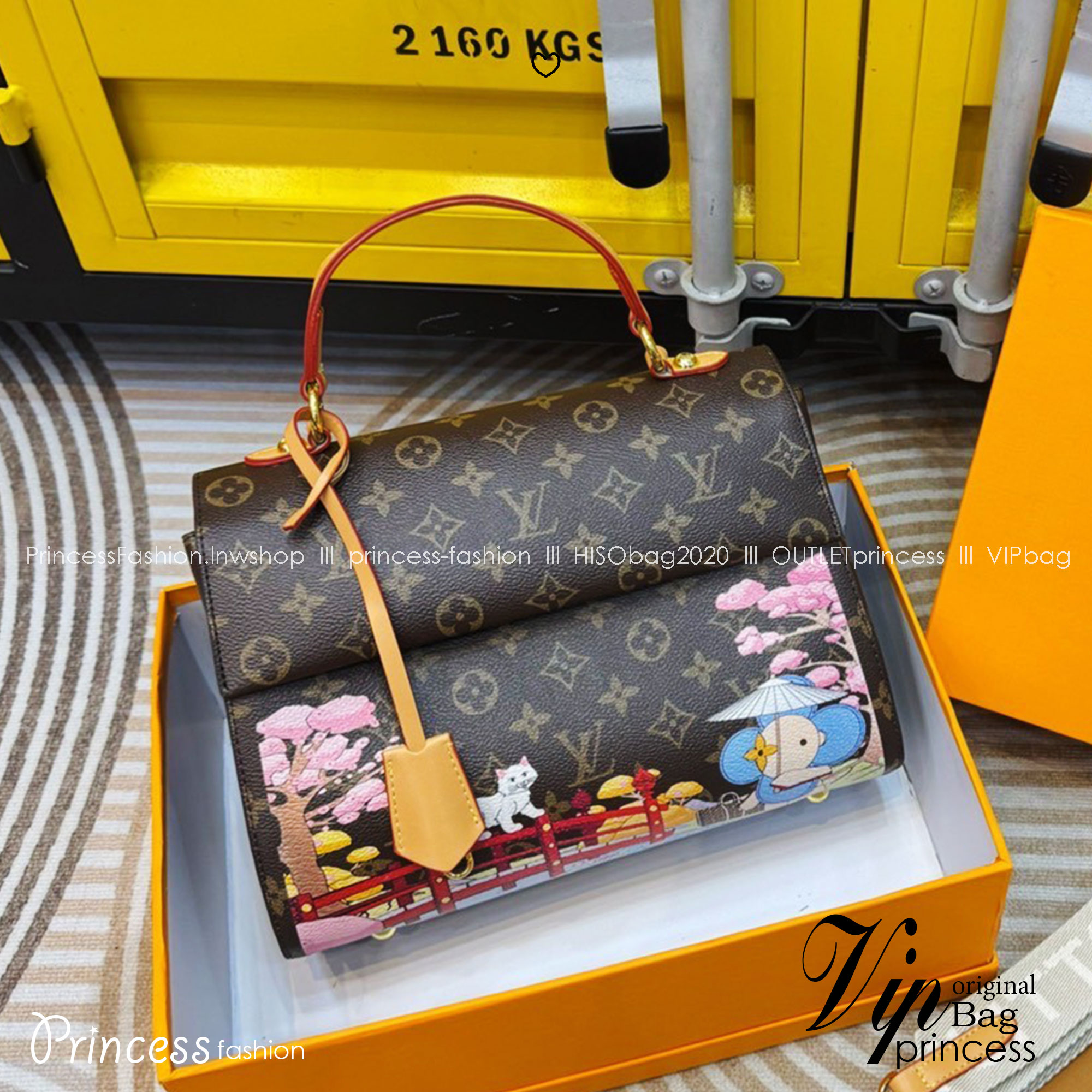 LV Cluny Bag Monogram Canvas กระเป๋าสะพายลายโมโนแกรม มาพร้อมดีไซน์ใหม่พิมพ์ลายสดใสมีชีวิตชีวา แรร์ไอเท็มที่สาวๆต้องมี! เป็นอีกรุ่นที่ขายดีมากเพราะใช้งานง่าย