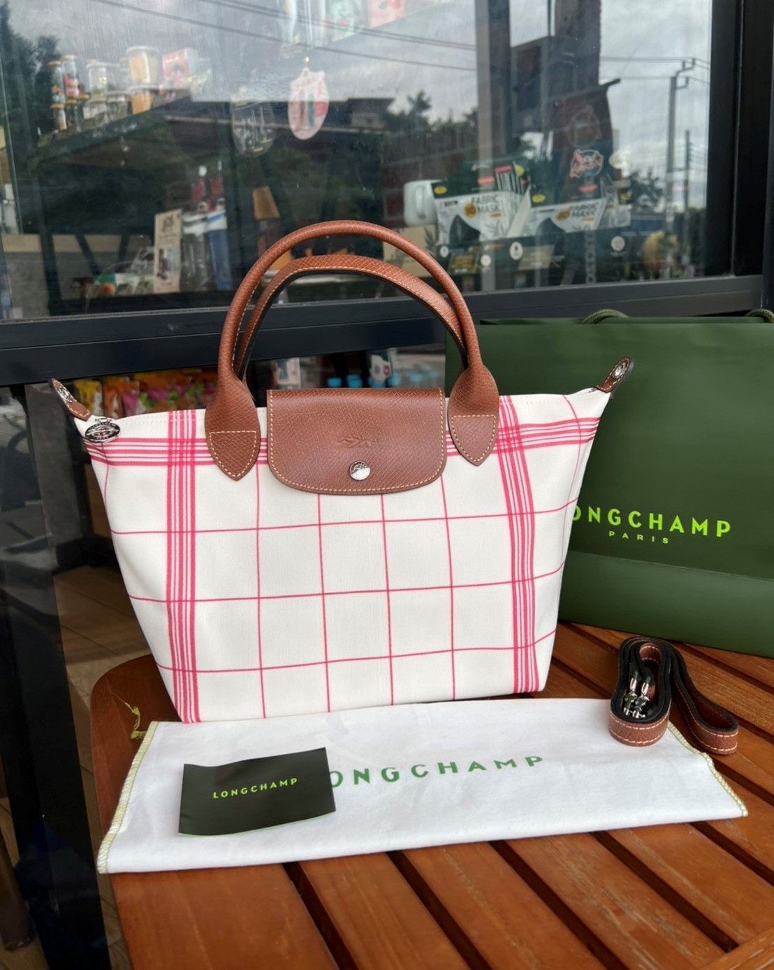 LONGCHAMP LE PLIAGE TORCHON Top handle bag - Red กระเป๋าถือขนาดเล็ก วัสดุผ้าฝ้าย อะไหลเงิน ตัดแต่งด้วยหนังวัวแท้ ผสมผสานแนวคลาสสิกแบบมินิมอลศิลปะการพับกระดาษแบบญี่ปุ่นดั้งเดิม