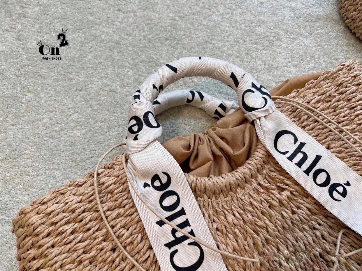 Chloe Straw Handbag Summer Beach Weave กระเป๋าสานสไตล์มินิมอล ซับในผ้าอย่างดี มาพร้อมผ้าผูกหูกระเป๋า สวยลงตัวรุ่นนี้ไม่ควรพลาดน้า สวยปังไม่ไหว ภาพสินค้าถ่ายจากงานขายจริง น่ารักมากค่ะ