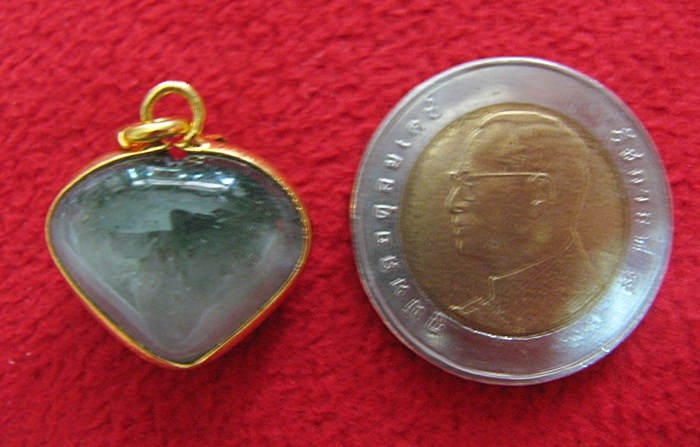 สินค้าหมดค่ะ จี้หยกรูปหัวใจ(ห้อยคอหรือมือถือหรือกระเป๋า)ดึงดูดโชคลาภพร้อมกล่องกำมะหยี่ค่ะ