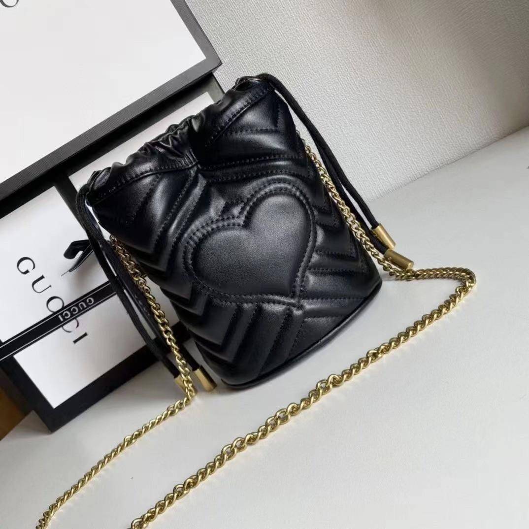 VIP 】Gucci GG Marmont mini bucket bag กระเป๋าสะพายข้าง Premiumgift วัสดุหนังแท้ ด้านในโล่ง มีช่องใส่บัตร3ช่อง ใส่กระเป๋าตังค์ ใส่โทรศัพท์ Iphone+ ได้ สายโซ่ยาว Crossbody ได้ ถอดสายได้ น้ำหนักเบา มาพร้อมถุงผ้าแบรนด์ ใบนี้คือที่สุด คุณหนูมากมาย ไม่ควรพลาดเล