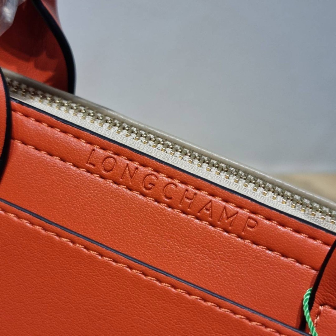 Longchamp le pliage xtra XS leather top handle bag กระเป๋าถือ/สะพายรุ่นยอดฮิต ที่มาในดีไซน์ทูโทน โดดเด่นมีกิมมิค น่ารักน่าใช้สุดๆ