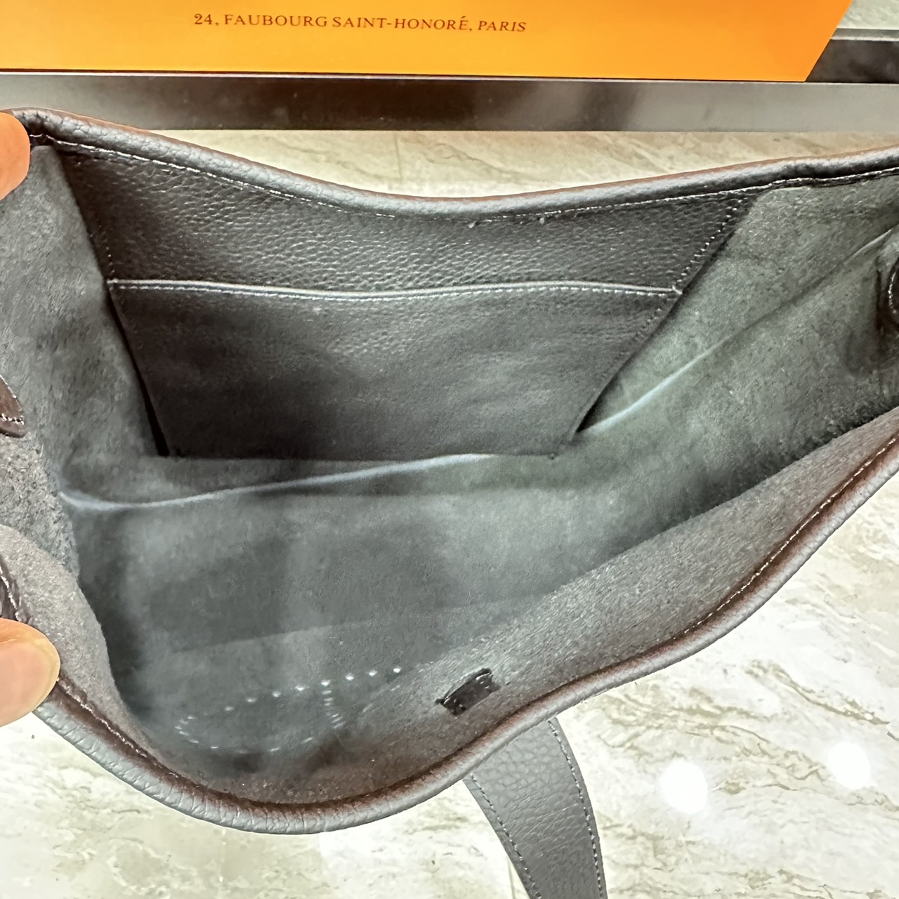 HERMES Evelyne PM Bag The Perfect Crossbody Bag 29cm กระเป๋าทรงโท้ทแบรนด์หรู เอกลักษณ์ของความสง่างาม เกรดออริ สลับแท้ 1:1 ใช้งานต่างประเทศได้