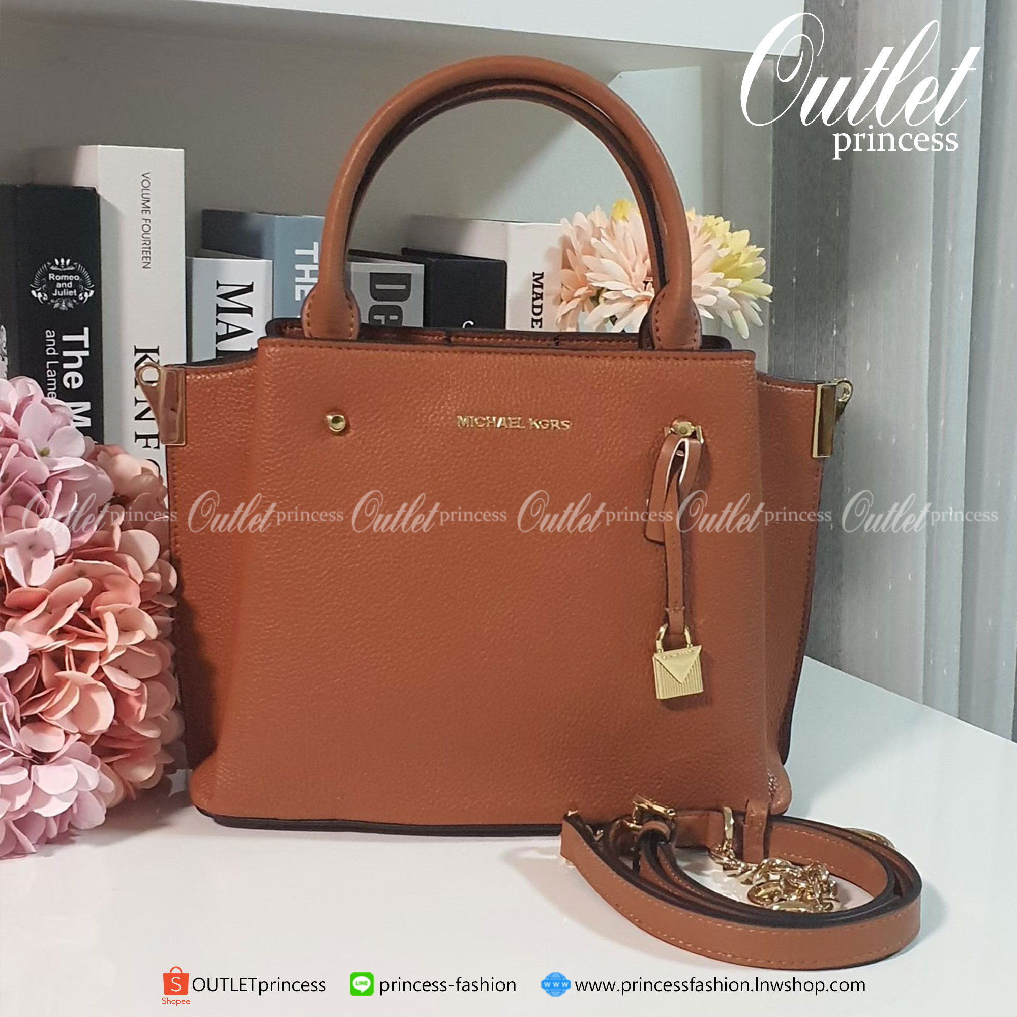 ของแท้ 100% NEW COLLECTION!! MICHAEL KORS GENIE LEATHER BAG สีดำ