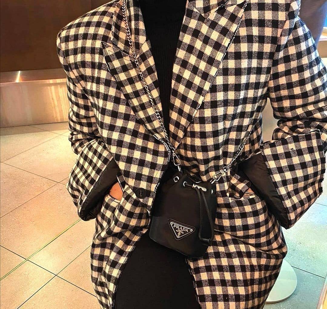 กลับมาตามคำเรียกร้อง Must Have!✴️PRADA MINI DRAWSTRING WITH KEYCHAIN VIP GIFT WITH PURCHASE (GWP) พรีเมี่ยมกิ๊ฟจากต่างประเทศรุ่น Limited "Duty Free" กำลังฮิตสุดๆในเกาหลี วัสดุ Nylon & Polyester 100% ด้านหน้าประดับโลโก้ เปิดปิดแบบ Drawstri