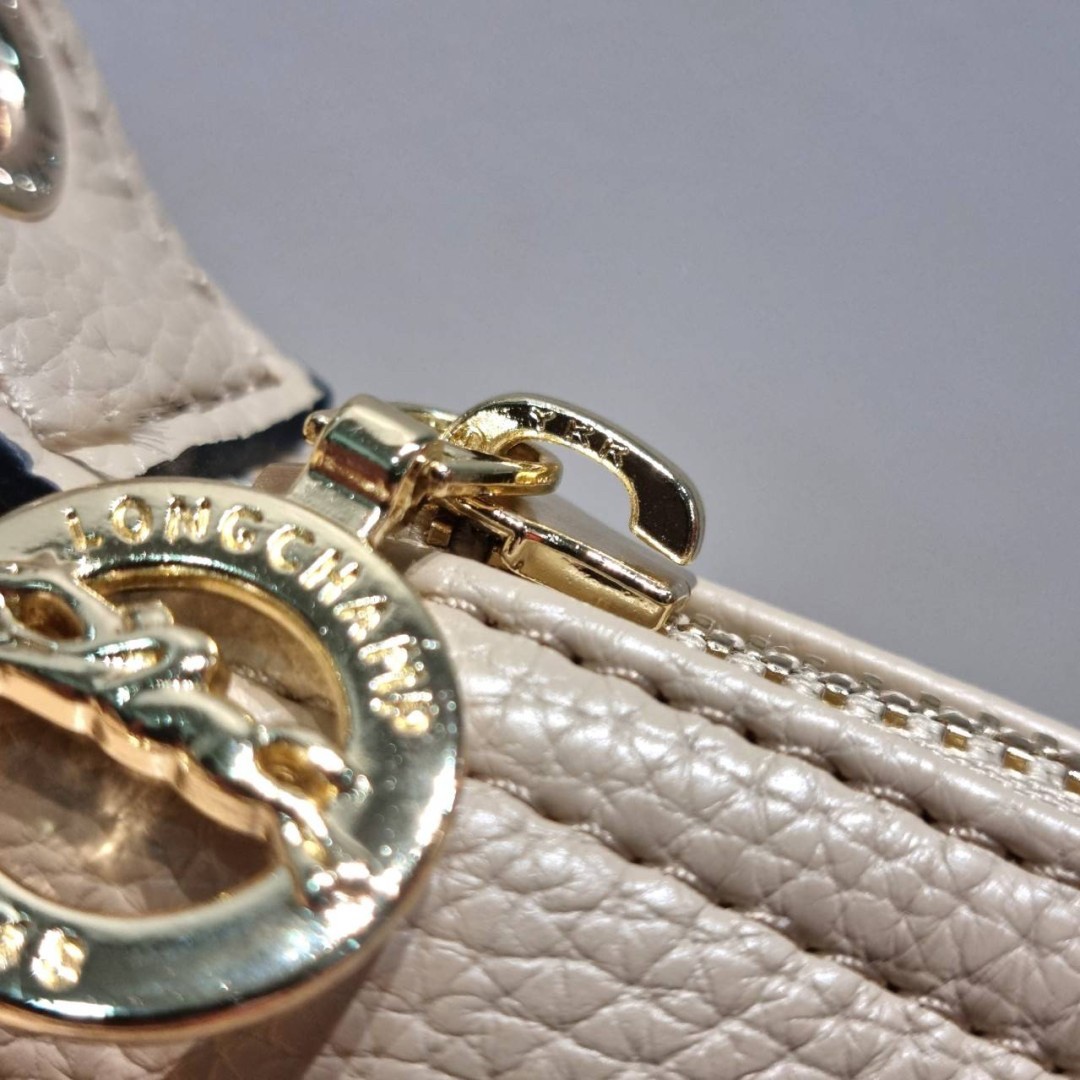 Longchamp le pliage xtra XS leather top handle bag กระเป๋าถือ/สะพายรุ่นยอดฮิต ที่มาในดีไซน์ทูโทน โดดเด่นมีกิมมิค น่ารักน่าใช้สุดๆ