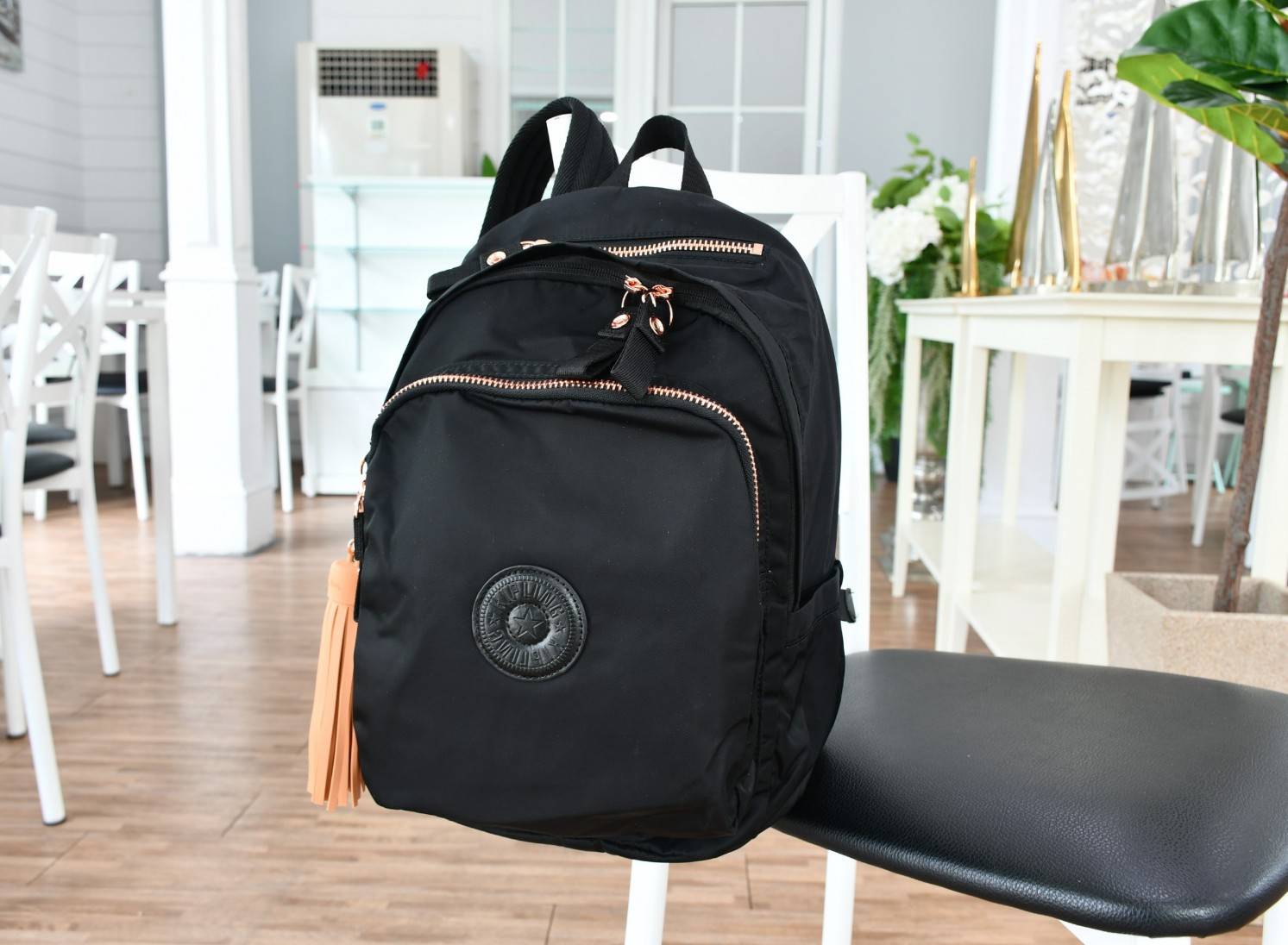 KIPLING Delia Medium Backpack with Front Pocket and top handle กระเป๋าเป้ไซส์ขนาดกลาง วัสดุ Polyester100% อะไหล่สี Rose gold พวงกุญแจmonkeyและพู่หนังrubber เพิ่มความหรูหรา