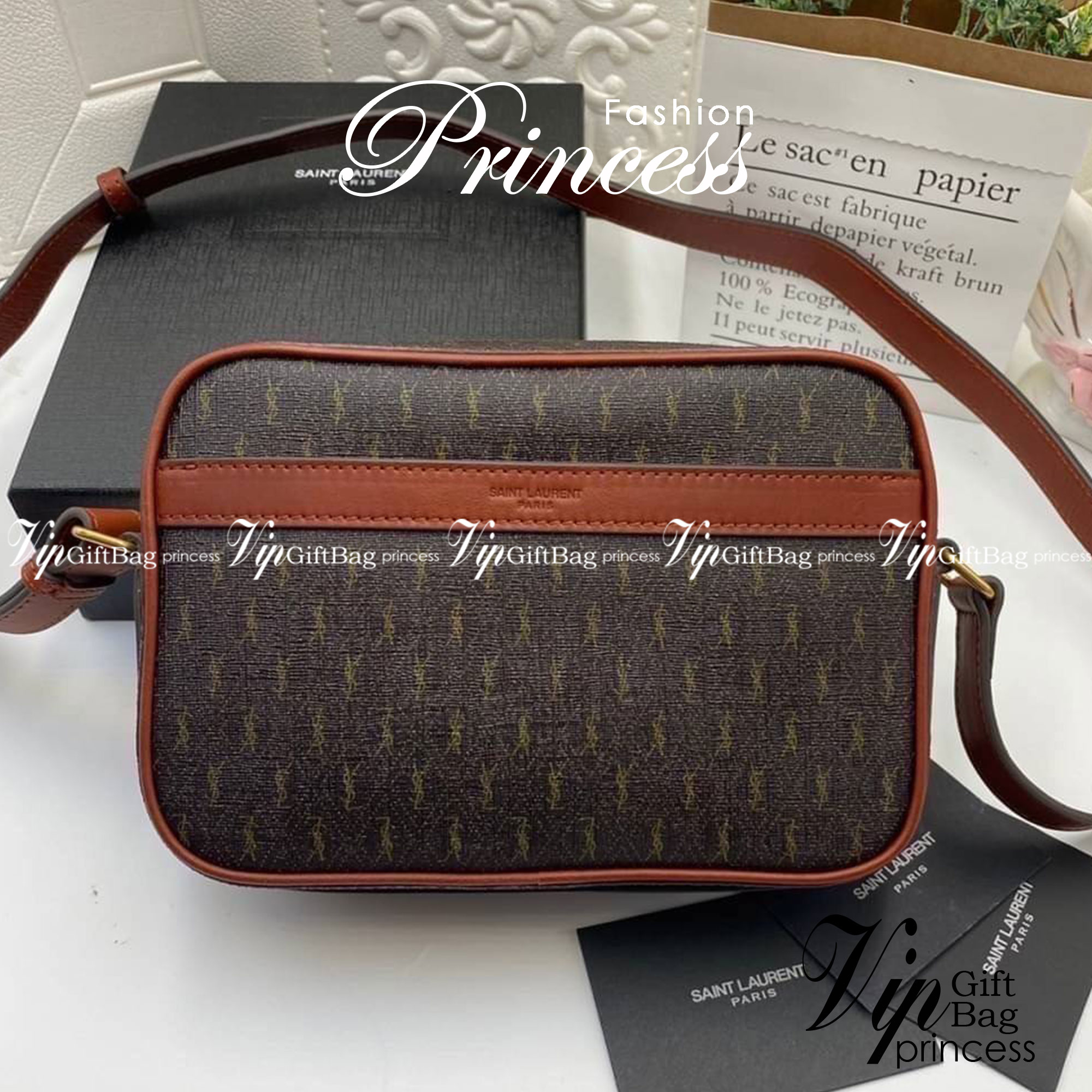 ORI SAINT LAURENT Leather-Trimmed Monogrammed Coated-Canvas Messenger Bag / YSL Messenger Bag เกรดออริจินอล หนังแท้ ใช้งานต่างประเทศได้ ภาพถ่ายจากงานขายจริง กระเป๋าสะพายสไตล์วินเทจ งานหนังแท้สวย โทนสีผู้ดีมากค่ะ ภายในโล่งจะสะพายไหล่ CROSSBODY ก็ดูดี สินค้