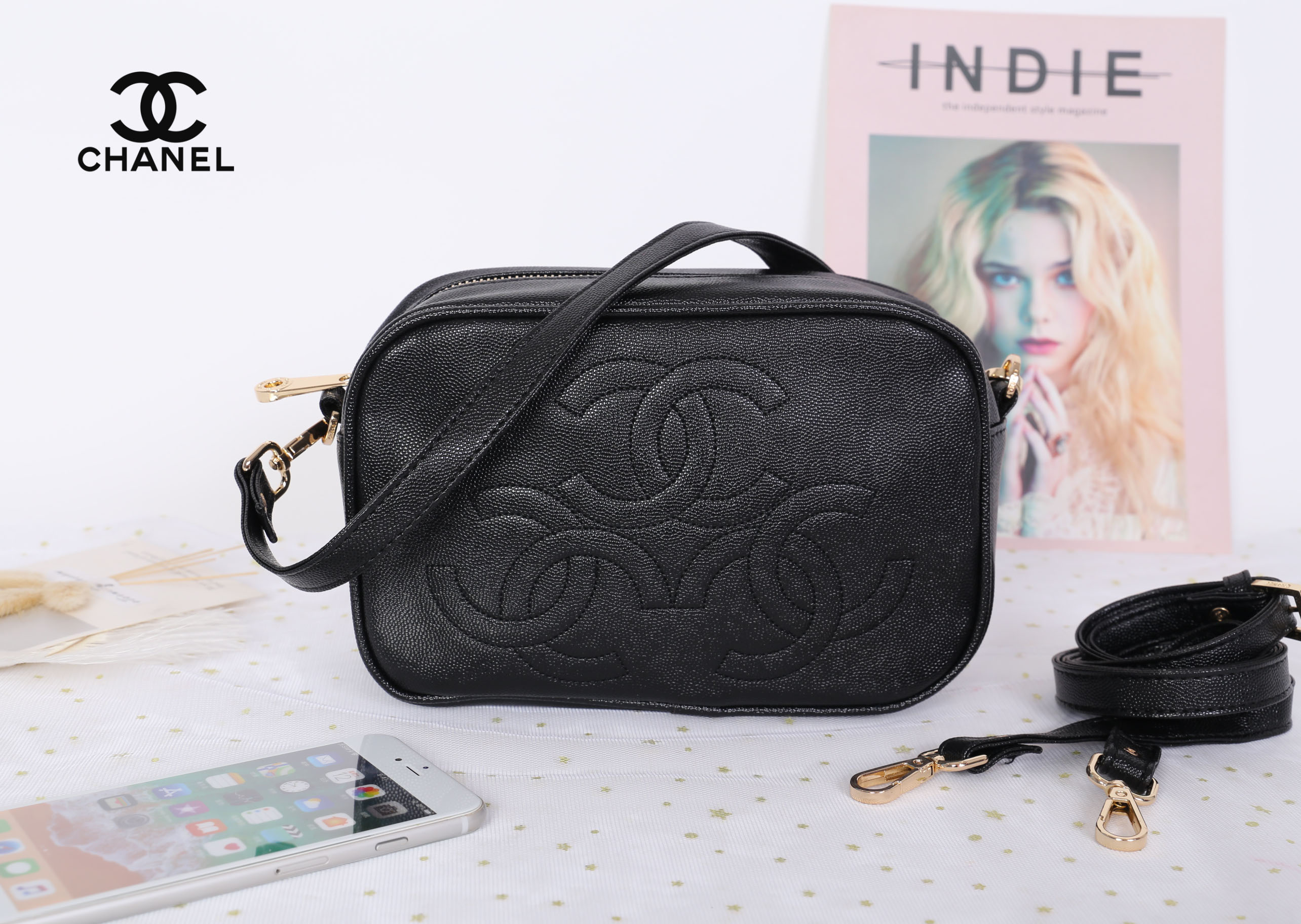 CHANEL Caviar Handbag Crossbody bag / Chanel Shoulder Bag With 2Straps กระเป๋าสะพาย หนังลายคาเวียร์ทั้งใบด้านหน้ามีโลโก้แบรนด์