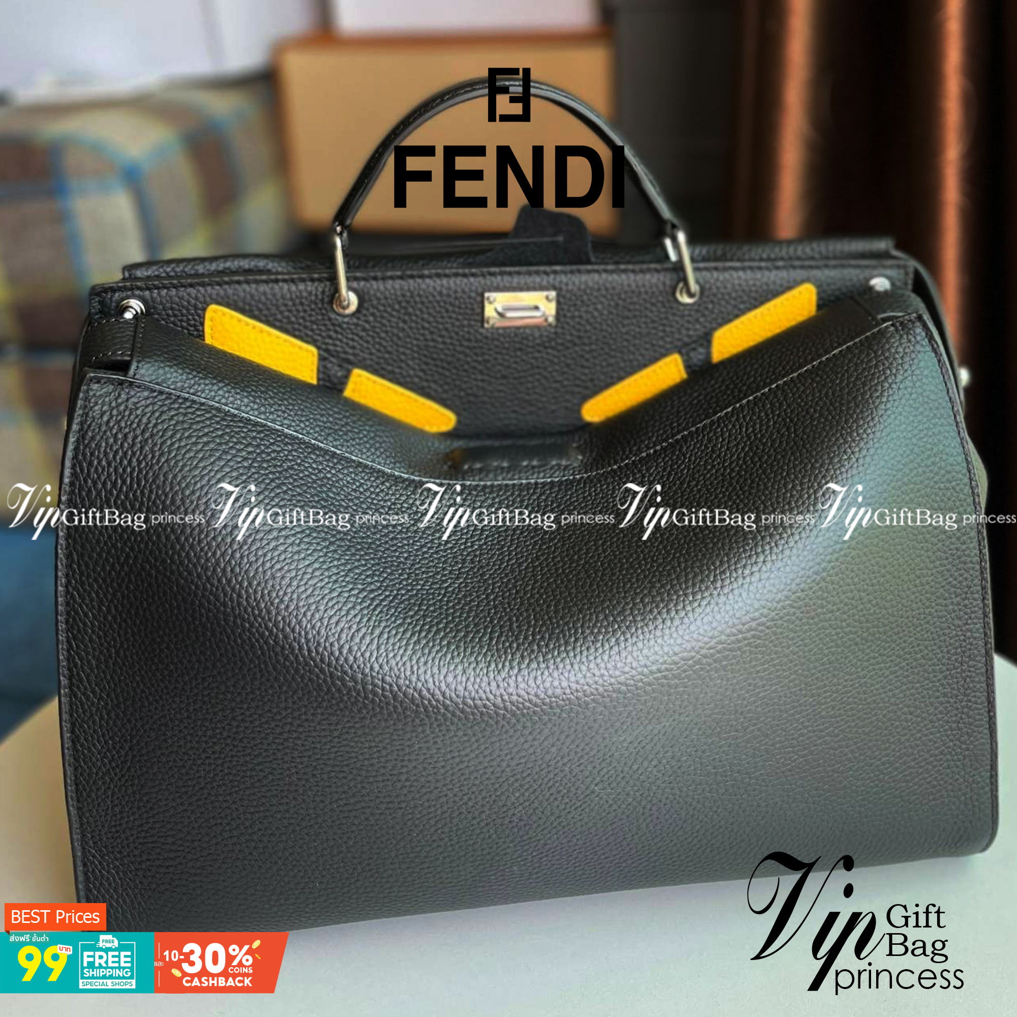 FENDI PEEKABOO MEN BAG size 38CM เป็นรุ่นหนึ่งที่สวยมาก งานดีที่สุดทั้งจากหนังแท้ 100% รายละเอียดครบมีความแข็งแรงหนังหนา ทนทานต่อการใช้งานทุกของได้เยอะ ใส่ Macได้ มาพร้อมสายสะพายยาว สามารถสะพายหรือถือก็ได้