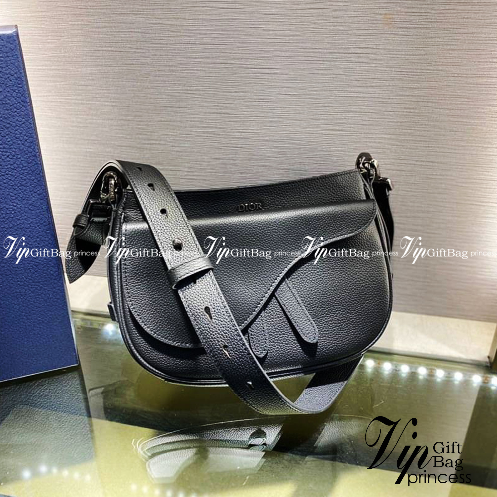 CHRISTIAN DIOR BLACK GRAIND GALFSKIN MINI SADDLE SOFT BAG / Dior Messenger Bag เกรดใช้งานสลับของแท้ เกรดออริจินอล ภาพสินค้าถ่ายจากงานขายจริง ใช้งานต่างประเทศได้