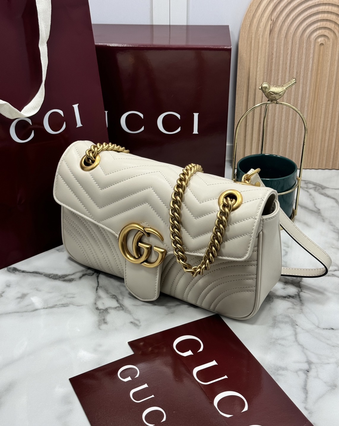 ORI | หนังแท้ GG Marmont small shoulder bag กระเป๋าสะพายข้างรุ่นคลาสสิค ดูแพง อัพลุคได้สบายๆ ด้านหลังดีไซน์รูปหัวใจ