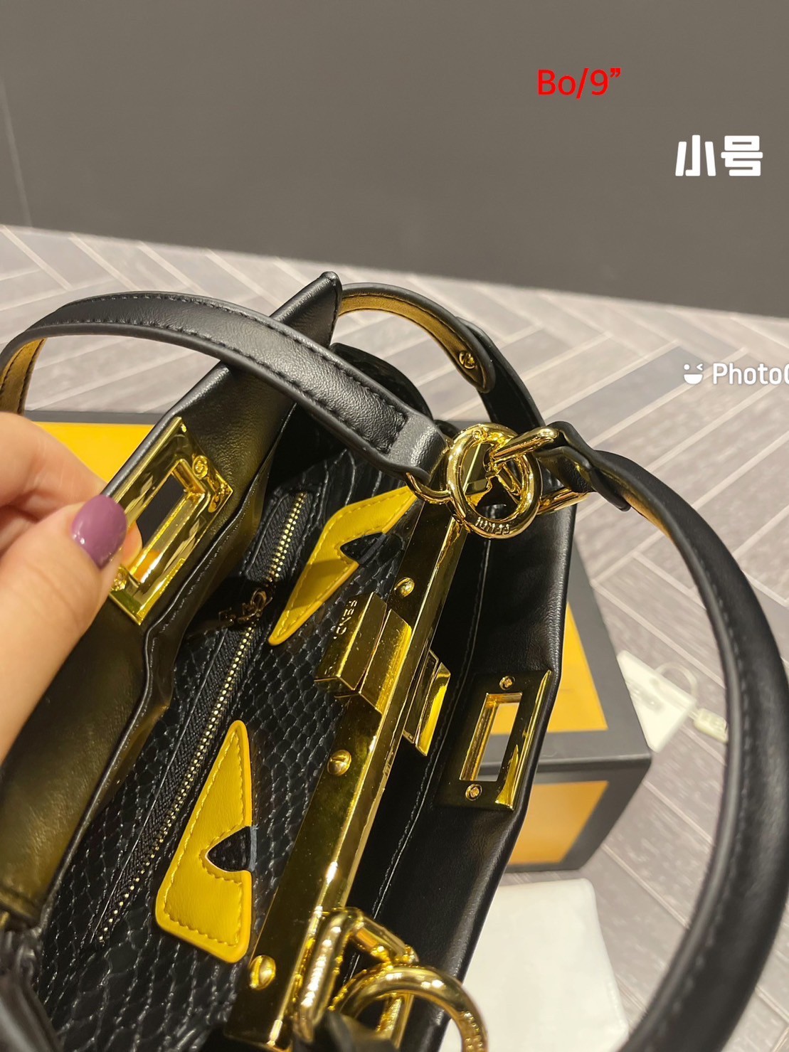 Fendi peekaboo Monster handle bag 9" กระเป๋ายอดนิยมของแบรนด์ ดีไซน์สวยเรียบหรูแฝงด้วยความเก๋ มาพร้อมสายยาว