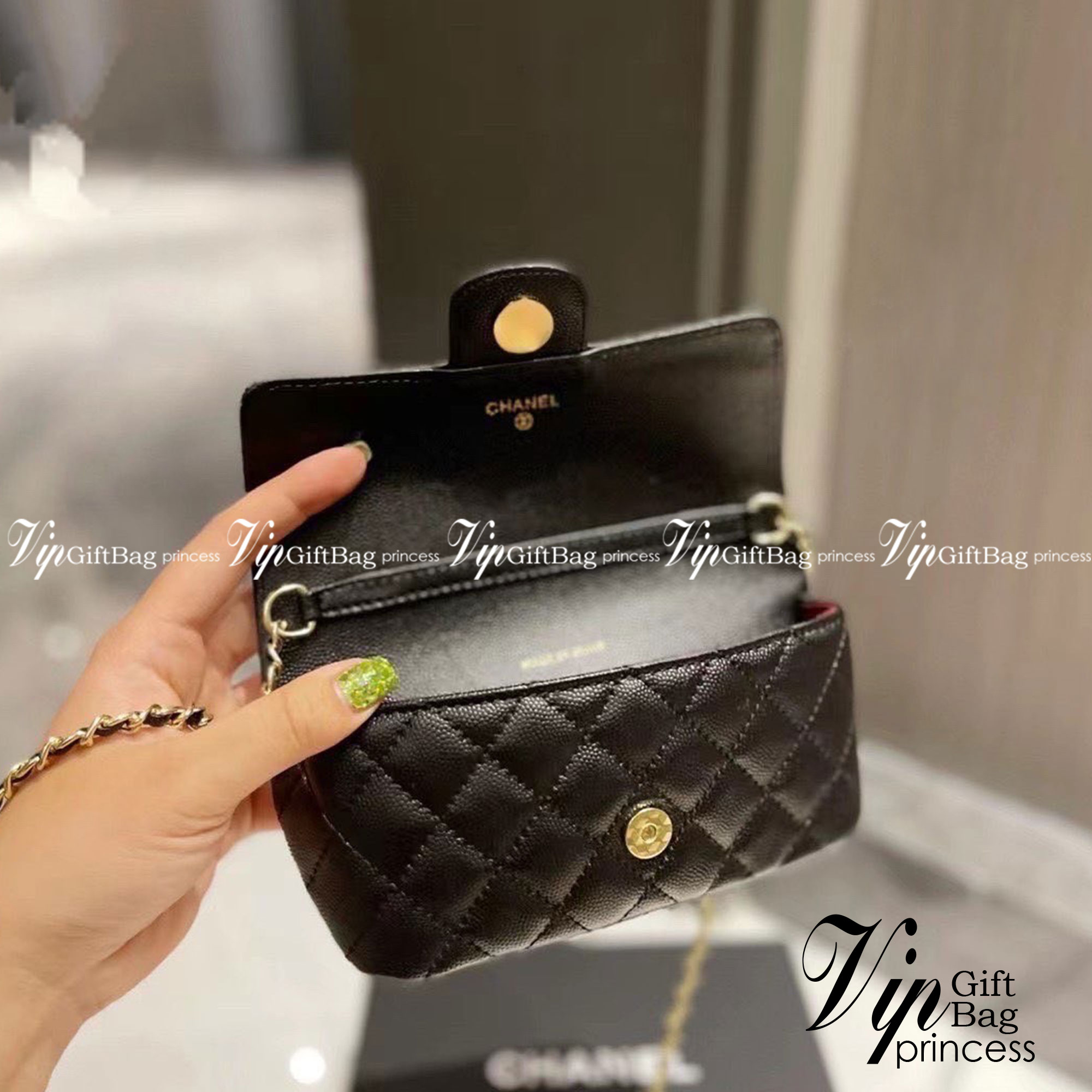 vipCHANEL Glasses Case with Classic Chain กระเป๋าสะพายไซส์มินิสุดคลาสสิค หนังคาเวียร์ เงาสวย มาพร้อมสายโซ่อะไหล่ทอง