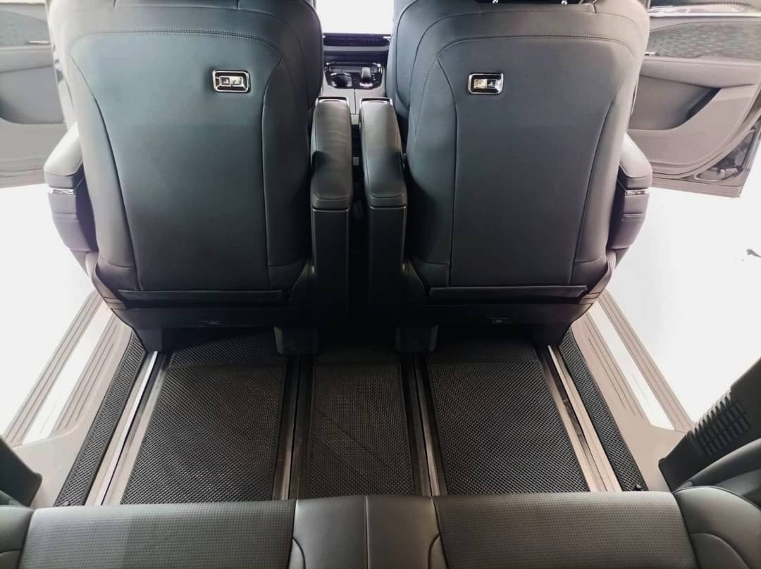 ยางปูพื้นรถยนต์ ZEEKR 009 2024 พรมรถ ซีเคอาร์ ลายวาฟเฟิล สีดำ เข้ารูป ในรถ เต็มคัน