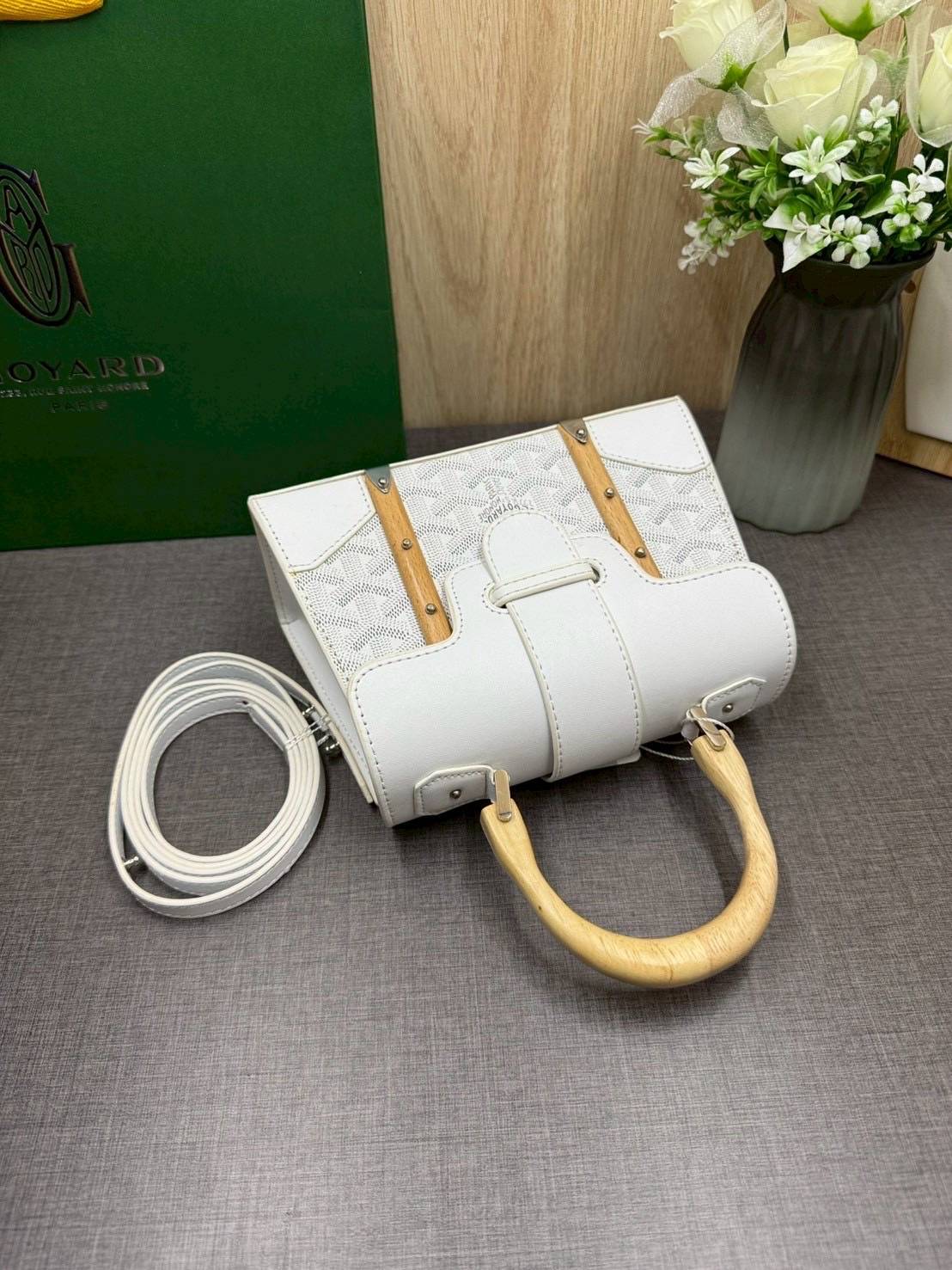 10 สี ORI หนังแท้ | GOYARD Saïgon Souple Mini Bag 20cm กระเป๋าถือ/สะพายดีไซน์หูจับไม้เป็นเอกลักษณ์ที่สวยหรูหราสง่างาม