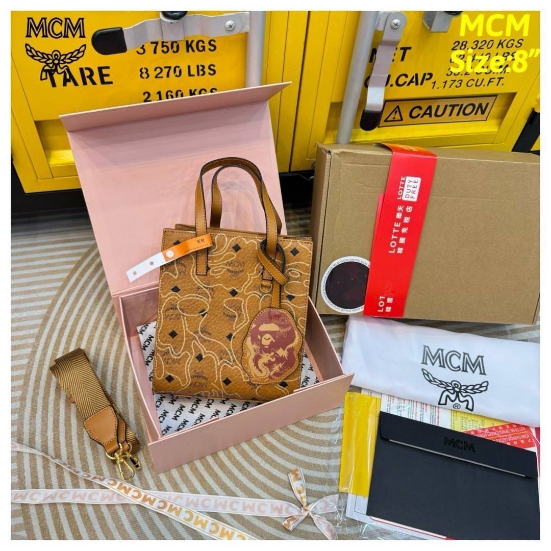 M.C.M X BAPE AREN TOTE IN VISETOS กระเป๋าทรงโท้ท รุ่นใหม่ BAPE® CAMO สวยเท่ เกรดไฮเอน 1:1 ใช้งานต่างประเทศได้