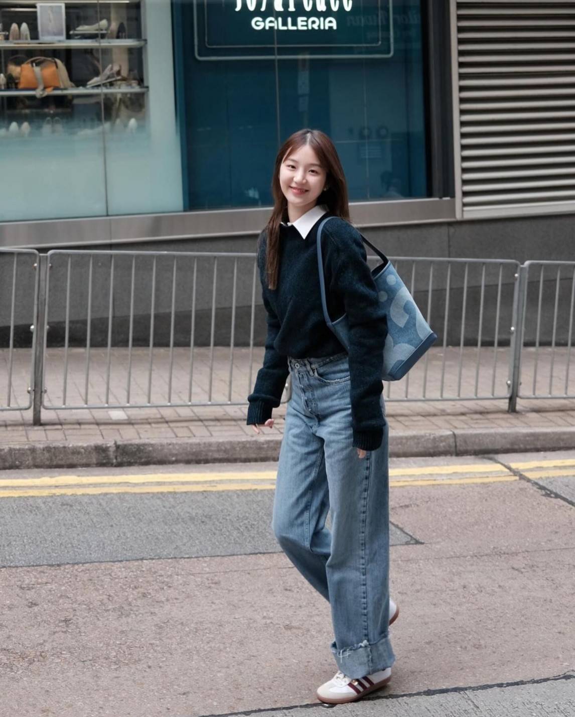 Rally movement the bag denim เป็นไอเท็มที่ฮอตสุดๆแห่งปีจริงๆ กับกระเป๋าทรงบัคเก็ต ที่ดีไซน์ออกมาคลาสสิคและใช้งานง่ายจริงๆ