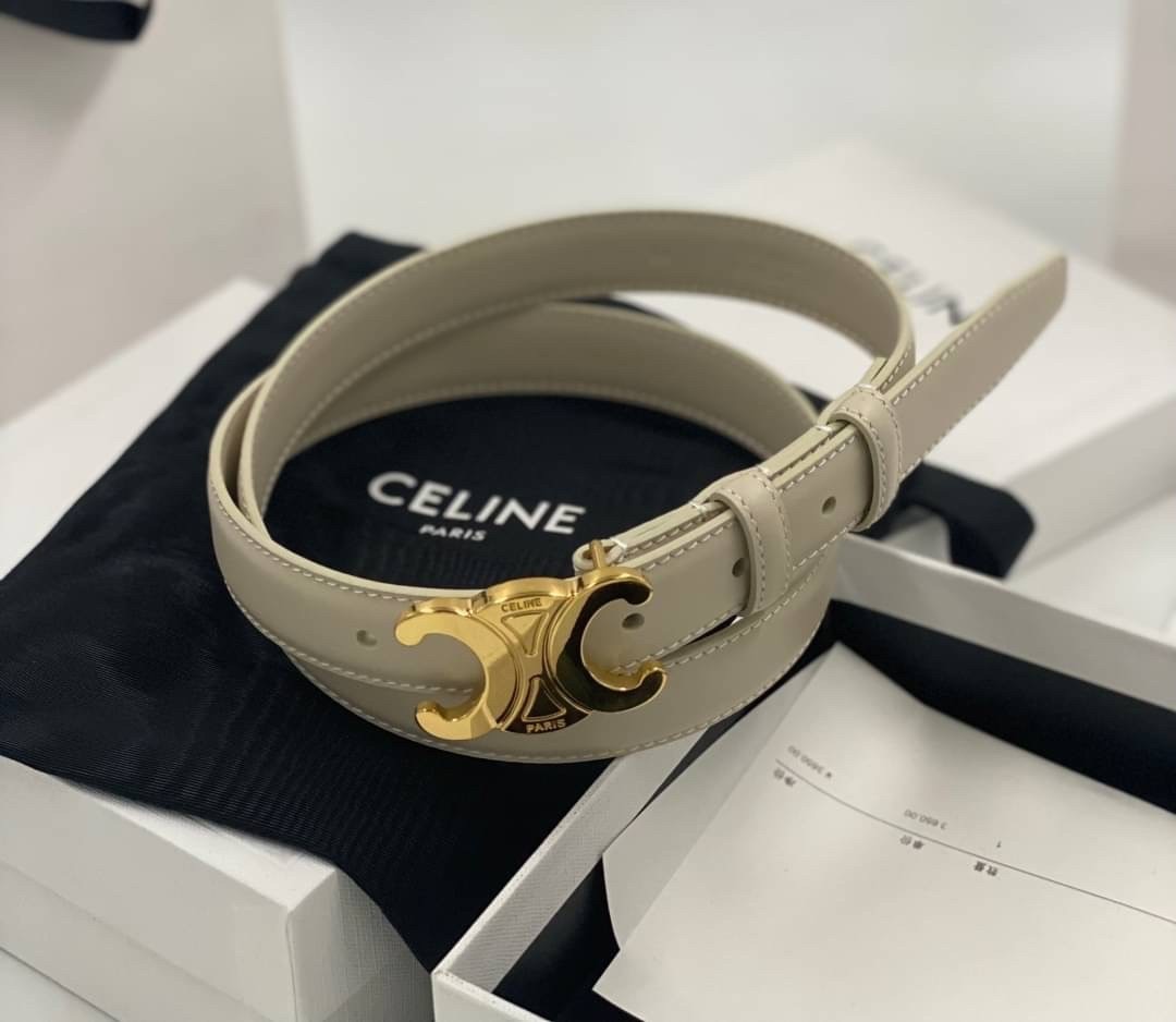 CELINE BELT 2.5cm เข็มขัดที่ควรมีที่สุดในยุคสมัยนี้ค่า เข็มขัดซีลีนหนังแท้สวย เกรดท็อปออริ เกรดดีสุด 1:1 สลับแท้ ใช้งานต่างประเทศสบายใจเลยค่า ตามตะลิสไปเลยย รับรองปังๆๆ