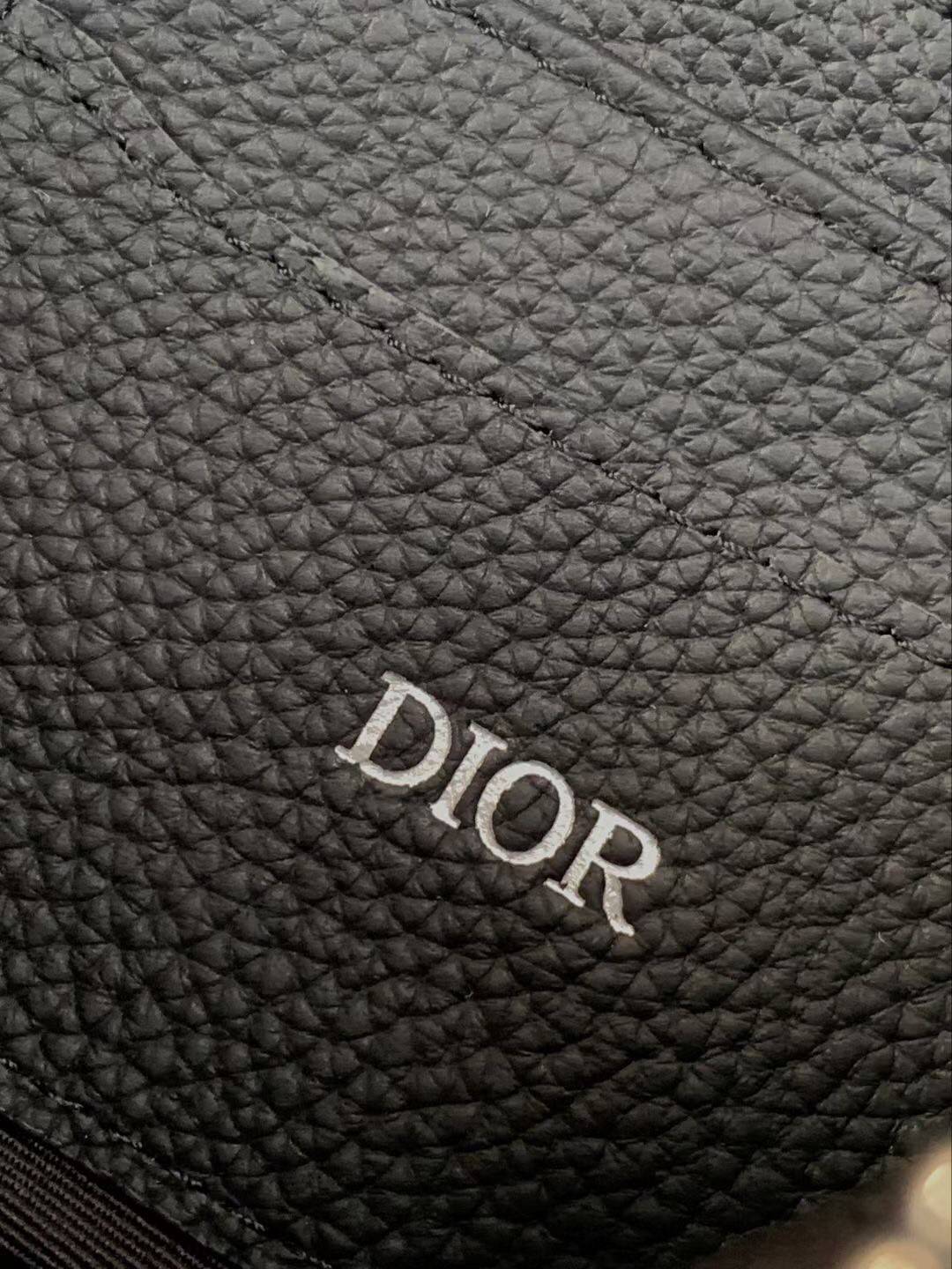 DIOR TOILETRY BAG Oblique Jacquard / Dior Toiletry Handbag พร้อมส่ง กระเป๋าถือมีสายคล้องมือ สวยหรูหราเป็นเอกลักษณ์แบรนด์ **สินค้าเกรดท็อปออริจินอล 1:1 สลับแท้ เกรดดีสุด ใช้งานต่างประเทศได้