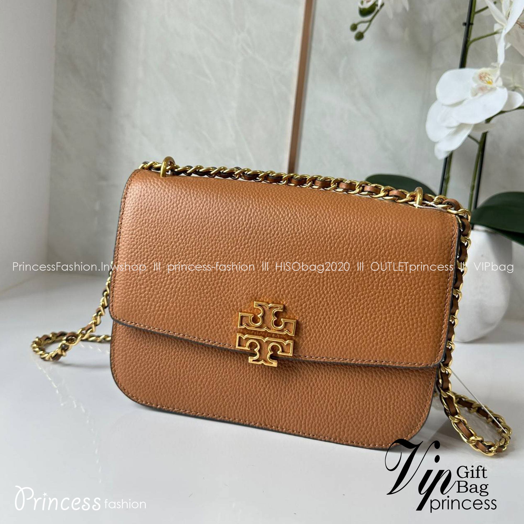 Tory Burch Britten Small Convertible Shoulder Bag คอลเลคชั่นใหม่สุดเรียบหรู