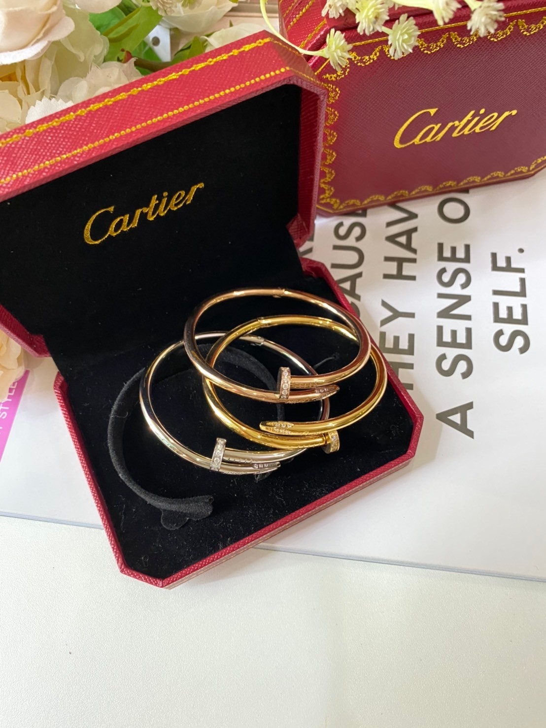 Cartier Bracelet / Cartier JUSTE UN CLOU กำไลคาเทียร์ตะปู รุ่นมีเพชร ภาพถ่ายจากงานจริง พร้อมกล่อง วัสดุโลหะเคลือบขึ้นเงาตามรูป ใช้งานต่างประเทศได้