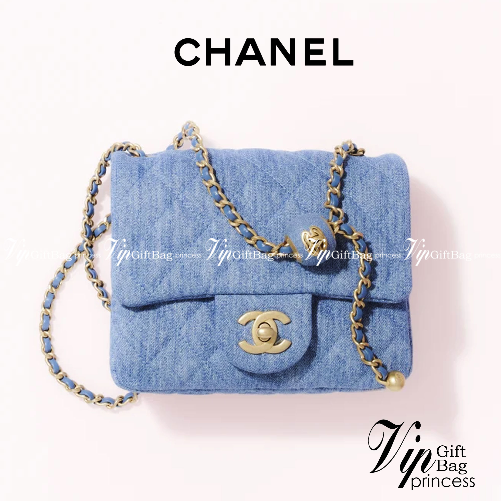 CHANEL Mini Flap Bag Denim Pearl Gold Hardware 18cm พร้อมส่งที่ไทย วัสดุผ้าเดนิมสีน้ำเงินแท้ พร้อมฮาร์ดแวร์โทนสีทองโบราณ และมีฝาปิดด้านหน้าปิดแบบเทิร์นล็อค CC ซิกเนเจอร์ของแบรนด์ ภาพสินค้าถ่ายจากงานขายจริง ใช้งานต่างประเทศได้