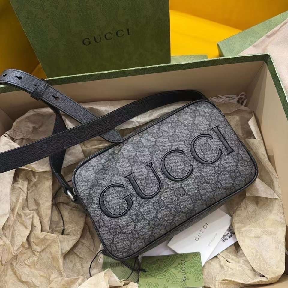 GUCCI MINI SHOULDER BAG Grey and black GG Supreme canvas กระเป๋าทรงแมสเซ็นเจอร์ เกรดออริ ท็อป สลับแท้ 1:1 เกรดดีสุด ใช้งานต่างประเทศได้