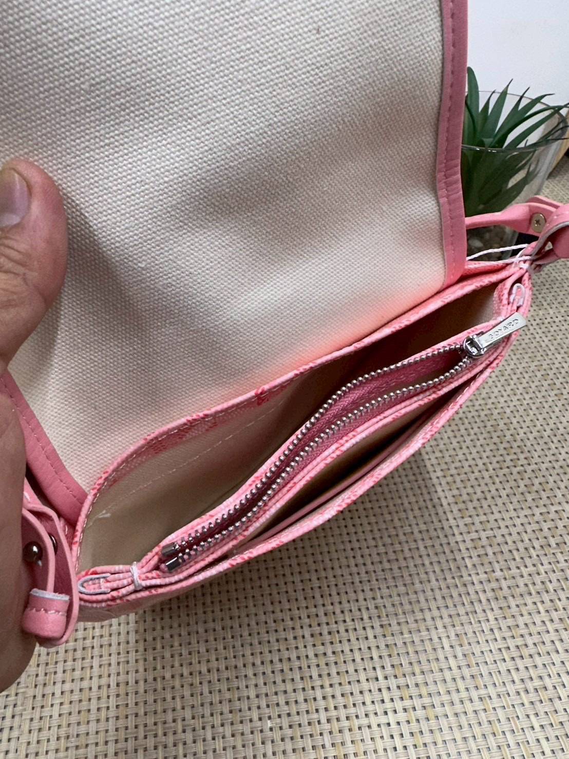 พร้อมส่ง 10 สี ORI หนังแท้ | GOYARD Plumet pouch-wallet กระเป๋าสะพายใบเล็กกะทัดรัด ดีไซน์กระเป๋าสตางค์ Plumet ดีไซน์มาพร้อมช่องใส่เหรียญ ธนบัตร และบัตรต่างๆ