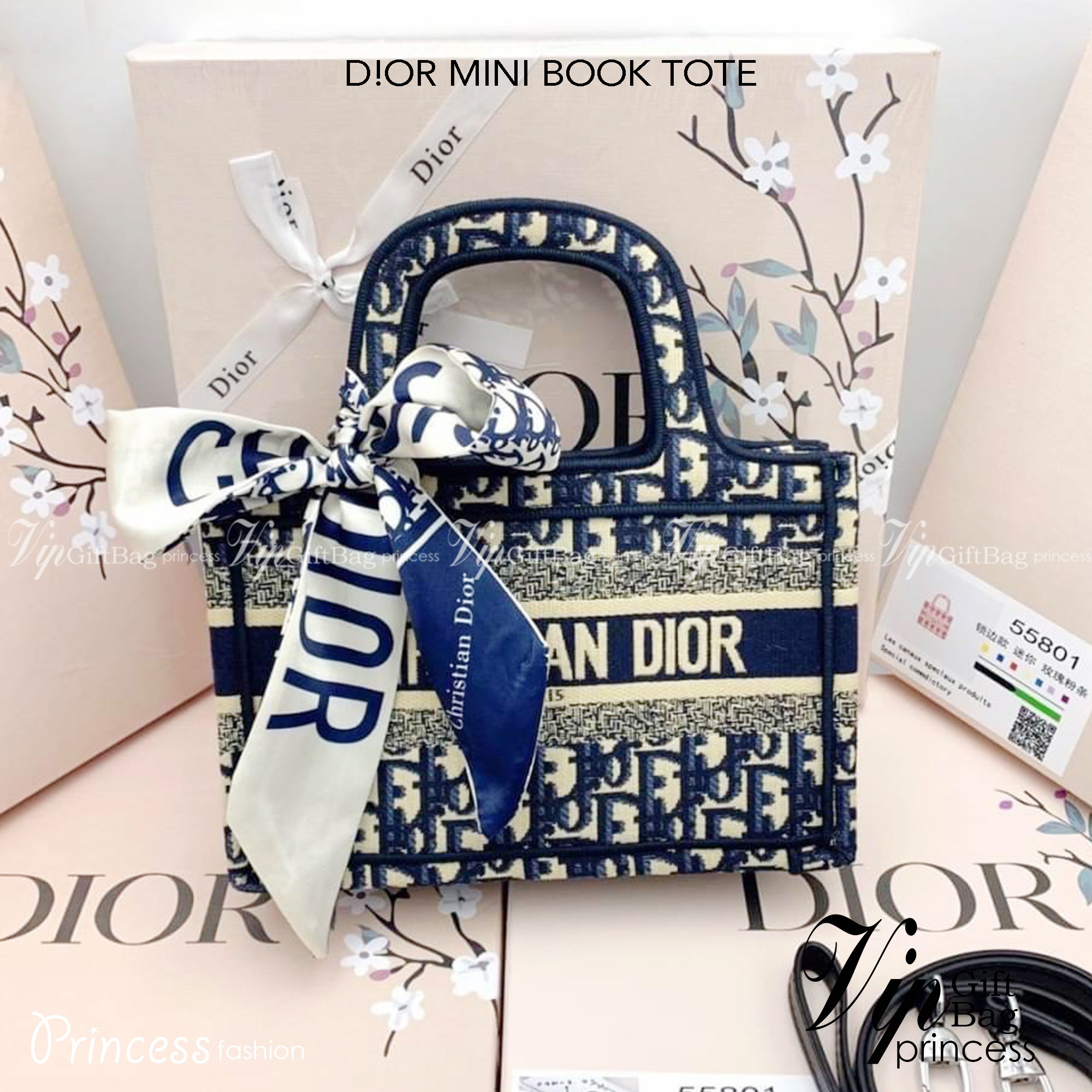 DIOR MINI BOOK TOTE กระเป๋าถือทรงมินิโท้ท Shopping สวยคลาสสิค พกพาสะดวก ใช้งานง่ายสุดๆ วัสดุงานทอละเอียดคุณภาพดี ภายในเป็นช่องโล่ง ใบจริงงานสวยเกินเบอร์!! ไม่ผิดหวังจ้า