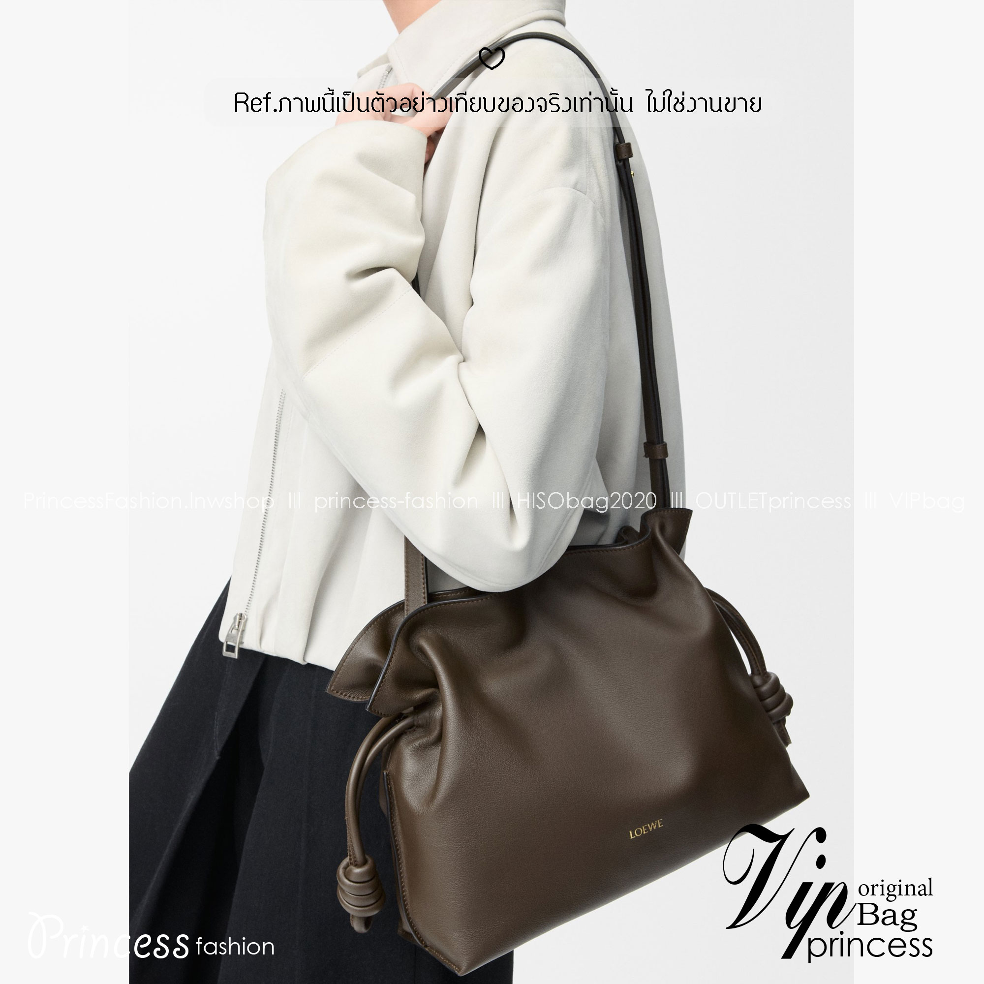 ORI หนังแท้ | Medium Loewe Flamenco clutch in nappa leather 30cm กระเป๋าสะพายทรงคลัชดีไซน์รูดเชือก เรียบหรูดูแพง เรียบง่ายใช้งานสะดวก หนังแนปป้าให้สัมผัสนุ่มสบายผิว มาพร้อมสายสะพายร้อยห่วงหรูหรา