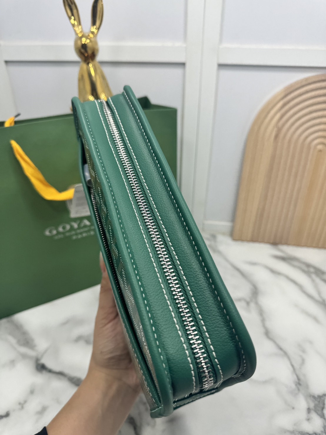 ORI หนังแท้ | Goyard Jouvence MM Toiletry Bag / Goyard Clutch bag กระเป๋าทรงคลัชกะทัดรัด เหมาะสำหรับการเก็บของในแนวตั้งและป้องกันการหกหรือรั่วไหล แคนวาสทำความสะอาดง่าย