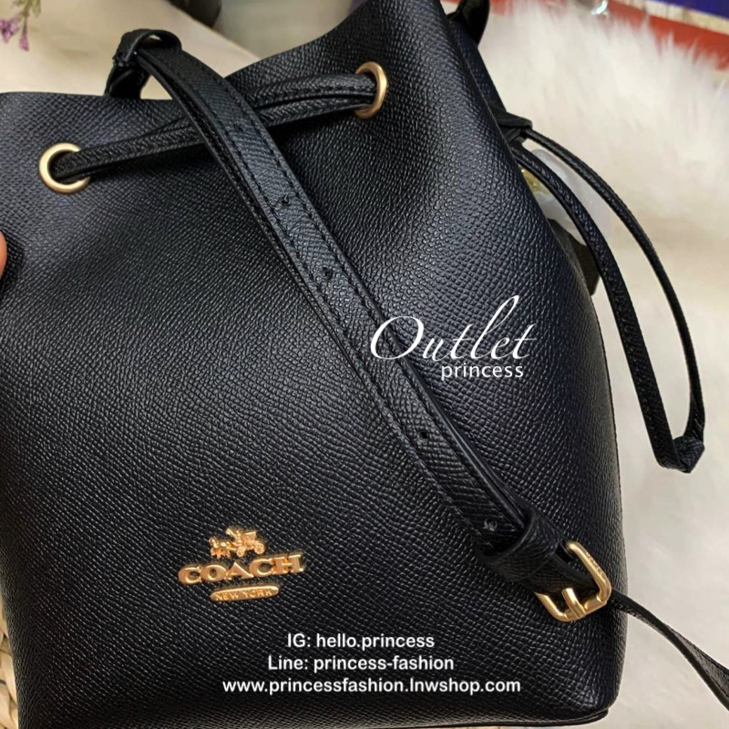 COACH LENA CROSSBODY BAG กระเป๋าสะพายทรง bucket หนังแกะแท้ หนังนิ่ม เบา ขนาดกำลังน่ารัก เปิดปิดแบย drawstring, แม่เหล็ก ภายในโล่ง ใส่ wallet กลาง มือถือทุกรุ่น และของใช้ส่วนตัว สายสะพานปรับได้ค่ะ