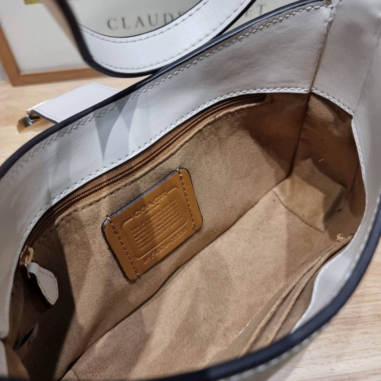 COACH ELIZA SHOULDER BAG IN SIGNATURE CANVAS CR532 / CR533 กระเป๋าสะพายไหล่ทรงโฮโบสุดหรู ดีไซน์โลโก้แบบใหม่สวยเด่น เกรดท็อปออริ เกรดดีสุด สลับแท้ 1:1 ใช้ต่างประเทศได้