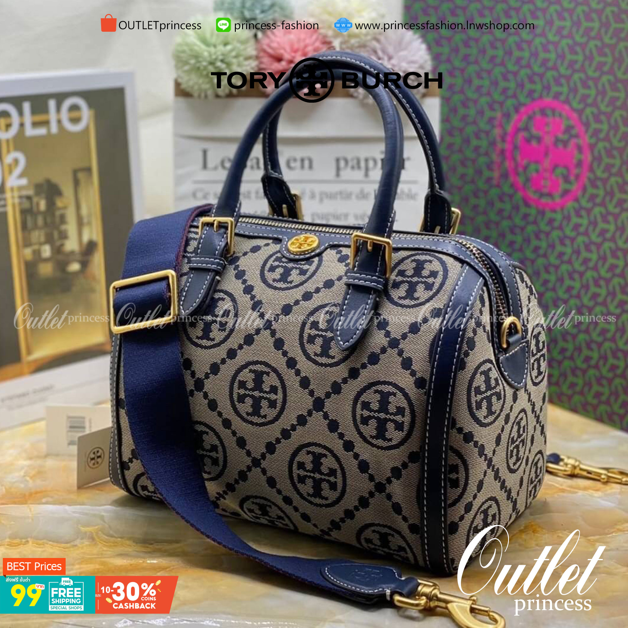 พร้อมส่งความสวย!!! medium TORY BURCH FACTORY MONOGRAM JACQUARD BOSTON BAG กระเป๋าถือหรือสะพายรุ่นใหม่ล่าสุดจาก TORY BURCH FACTORY วัสดุ Woven Jacquard & Leather ในลาย Jacquard คงเอกลักษณ์แบรนด์สวยอยู่ทรงดีไซน์โดดเด่นทรง Boston เปิดปิดด้วยซิปคู่สะดวกใช้ขนา