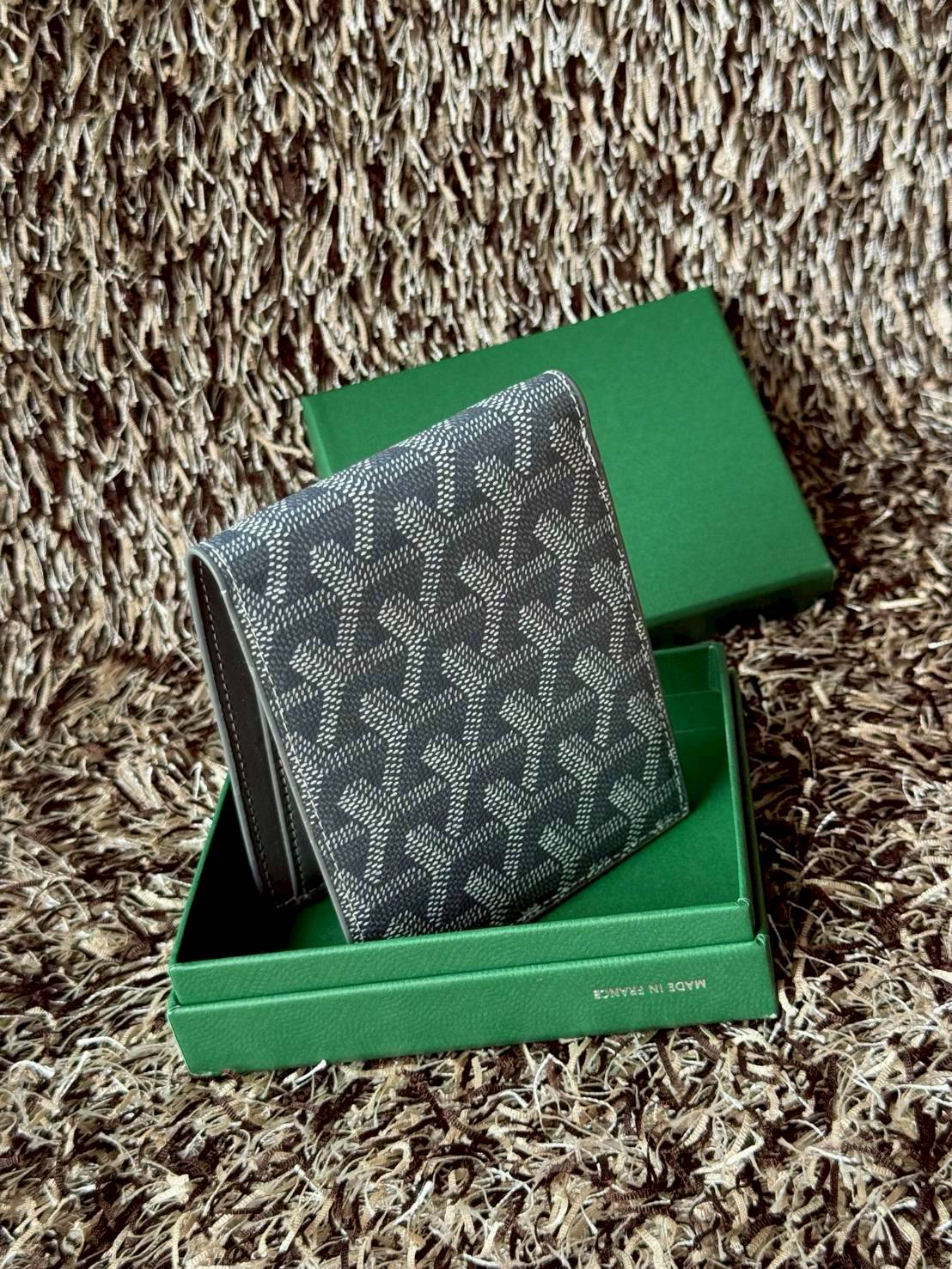 ORI หนังแท้ | Goyard Victoire Wallet กระเป๋าสตางค์ Victoire ขนาดกะทัดรัดและเหมาะสําหรับการจัดสำหรับการ์ดและธนบัตร ลวดลายสุดคลาสสิคของกระเป๋าเป็นเอกลักษณ์ที่ทุกคนจดจำได้