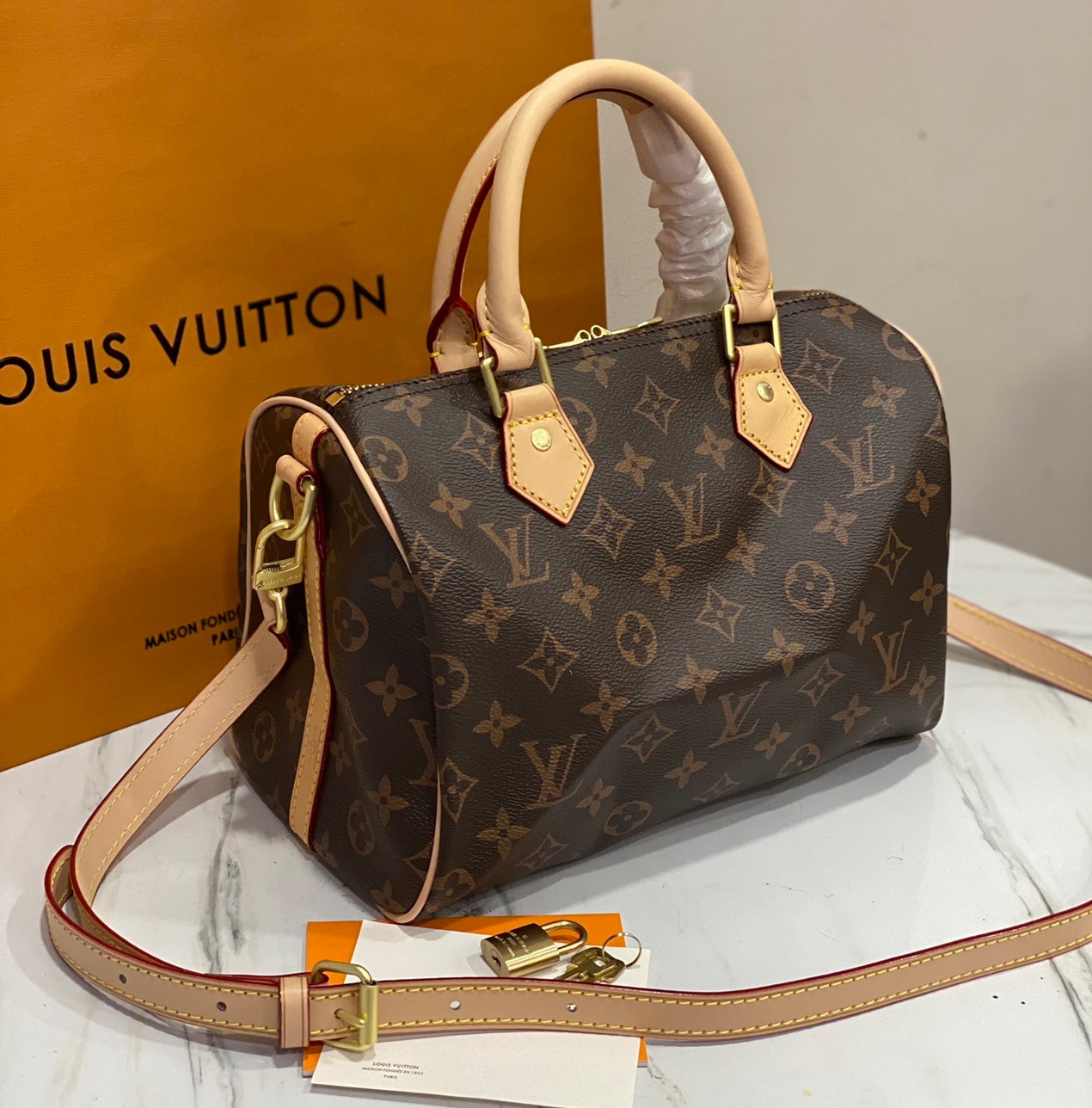 LV Speedy 25 DAMIER / MONOGRAM กระเป๋าทรงหมอน รุ่นท็อปฮิต เกรดออริ ใช้ต่างประเทศได้ ด้วยรูปทรงสวยตลอดกาล ใช้ได้กับทุกลุค ทุกโอกาส ภายในโล่งกว้างมาก ใส่ของสำคัญได้ครบแน่นอนจ้า