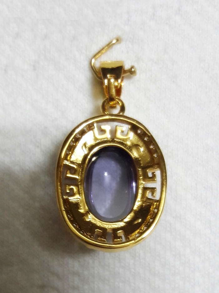 สินค้าจองค่ะ จี้พลอยมณีใต้น้ำ(เพชรพญานาค)สีม่วงแบบกลางเลี่ยมกรอบประดับเพชร(ทุกราศี)เสริมโชคเสริมดวงค่ะ