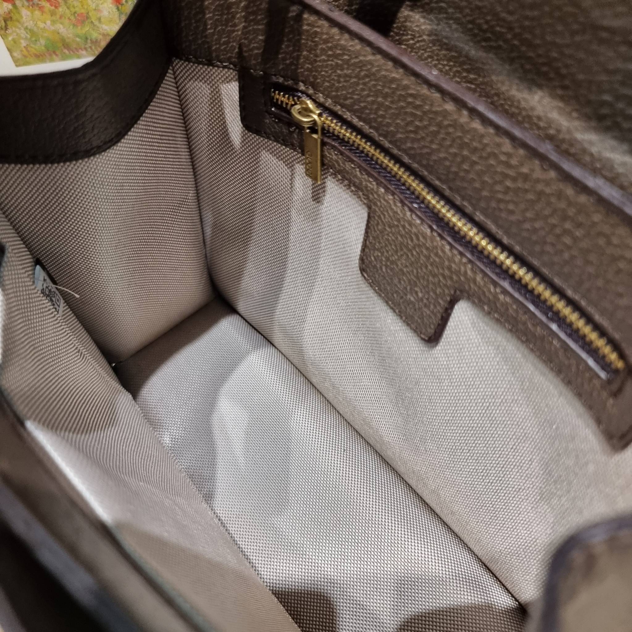 Gucci Queen Margaret Bee Bag / Gucci queen margaret crossbody handbag พร้อมส่ง กระเป๋าสะพายข้าง ดีไซน์สวย โดดเด่นไม่ซ้ำใคร เปิด-ปิดด้วยตัวกดล็อครูปผึ้ง พร้อมแท็กพวงหนังห้อยเก๋ๆ