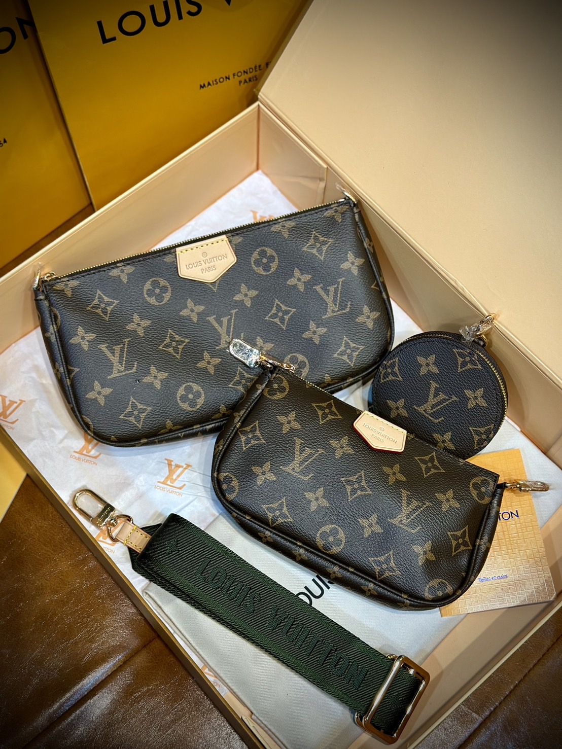 พร้อมส่ง 2 สี LV Multi Pochette Accessoires Monogram / LV Pochette กระเป๋าสะพายมัลติฟังก์ชั่น สุดฮอต ดีไซน์คลาสสิควินเทจ สะพายปรับลุคได้หลายสไตล์ รับรองคุ้มค่าจริงๆจ้า เกรดออริ เทียบแท้ 1:1