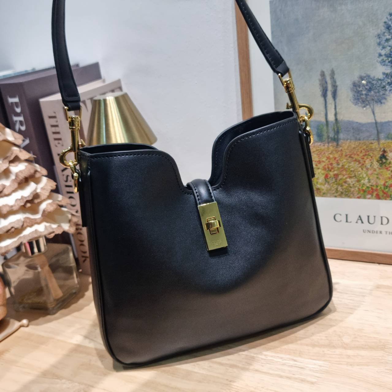 CELINE small camille soft bag มาแรงมาก! กับกระเป๋าที่ตัวแม่ใช้กันเยอะสุดๆ แม่ชมเอย อินฟลูดังๆมีใช้กันครบ ด้วยรูปทรงยอดนิยม