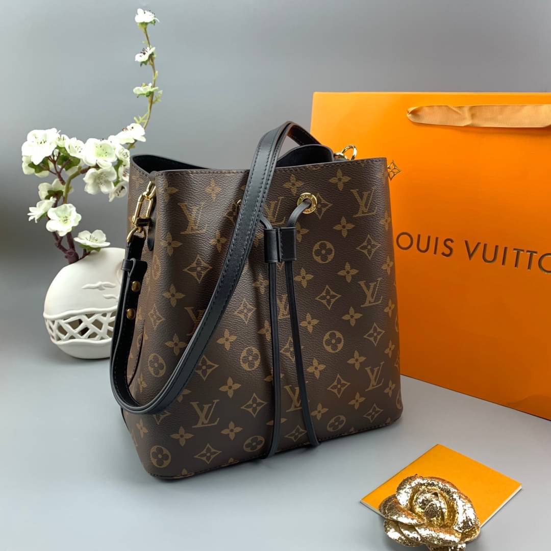 LOUIS VUITTON NEONOE MM งานหนังแท้ สวยคมทุกมุมมอง ภาพสินค้าถ่ายจากงานจริง ORIGINAL GRADE เกรดสลับใบจริง