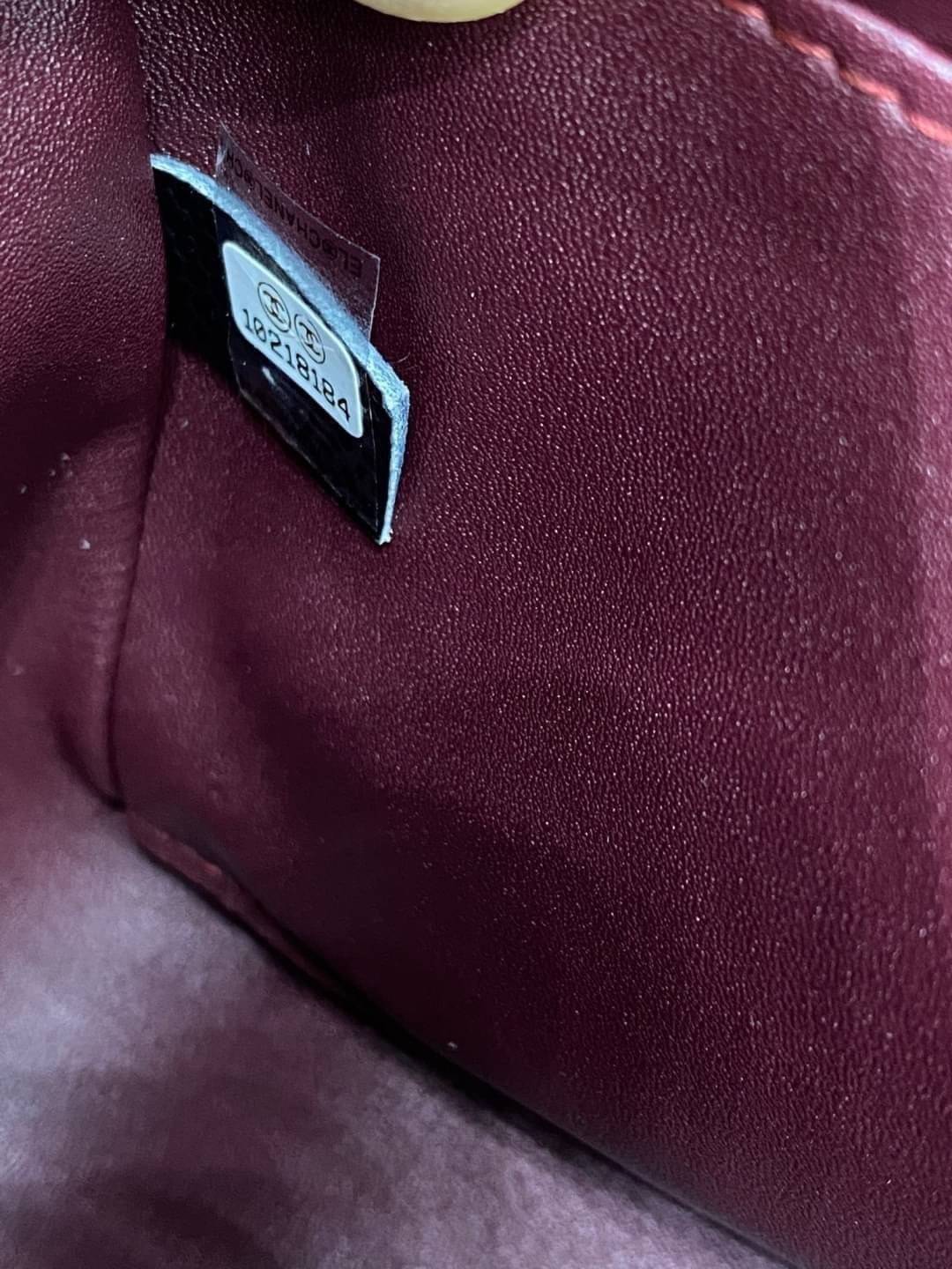 หนังแท้ CHANEL LARGE CLASSIC JUMBO HANDBAG 30cm พร้อมส่งที่ไทย Lambskin & Grained Calfskin กระเป๋าสะพายคลาสสิกใบใหญ่ หนังแท้และโลหะสีทอง/สีเงิน ภาพสินค้าถ่ายจากงานขายจริง ใช้งานต่างประเทศได้