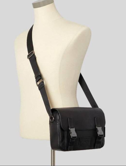 ลุคคือดูดีมากๆ ต้อนรับปีใหม่นี้กันค่า😘 COACH TRACK CROSSBODY ((2715)) เข้าใหม่อีกหนึ่งสี พร้อมส่งที่ไทย ใหม่ล่าสุดค่ะ! กระเป๋าสะพายครอสบอดี้ร์หรือสะพายข้าง หนังแท้ชั้นดีที่สุด หนังนิ่มเรียบสวยมากๆค่ะ ด้านหน้าเย็บป้ายหนังโลโก้แบรนด์ เปิดปิดกระเป๋าแ