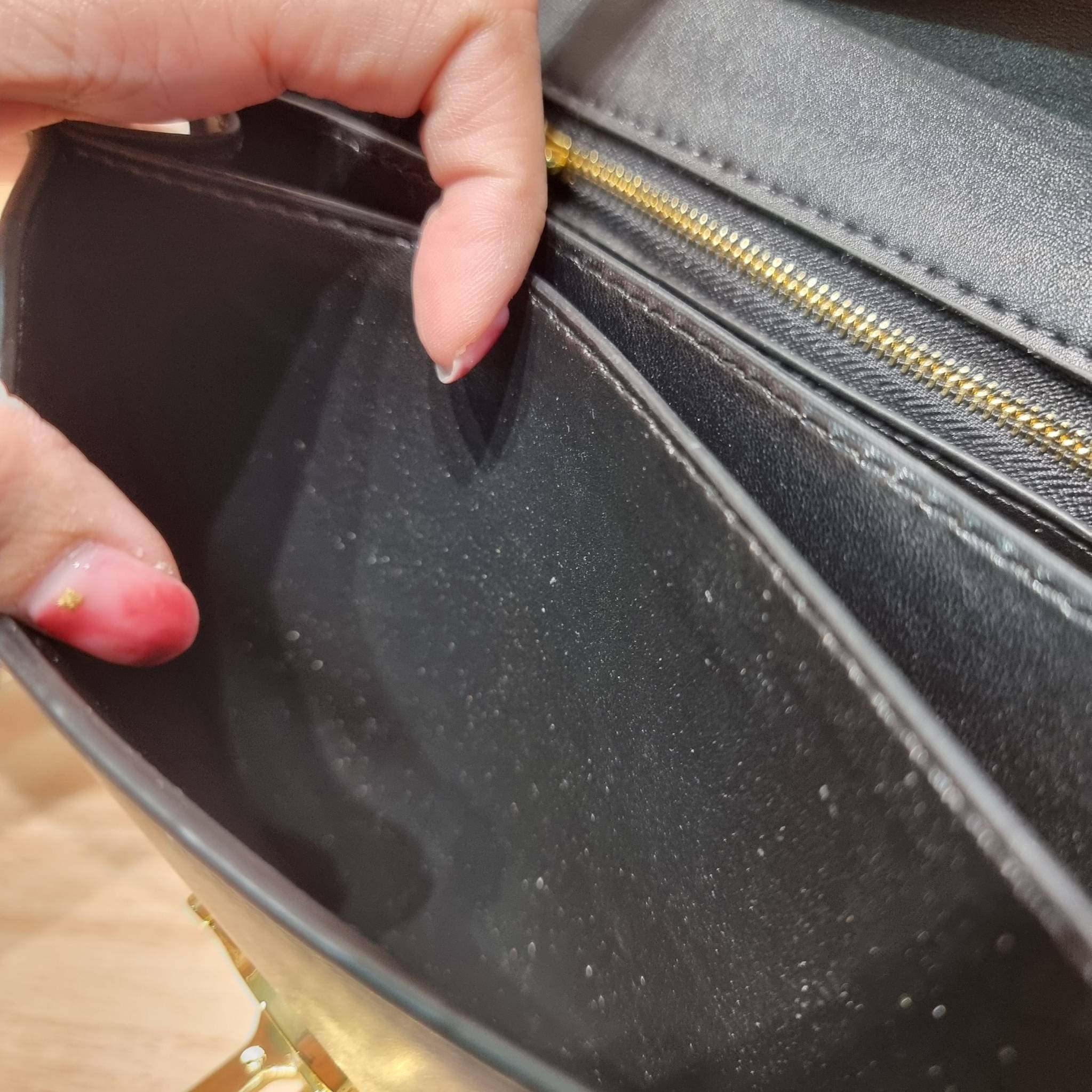 BURBERRY FRAGRANCES CROSSBODY BAG / BURBERRY SMALL CHECK CANVAS AND LEATHER TB BAG เบสท์ไอเท็ม!! คอลเลคชั่นที่ปังตลอดปี รอบนี้ออกแบบสไตล์ผู้ดีอังกฤษ เป็นเอกลักษณ์ london check โดดเด่น