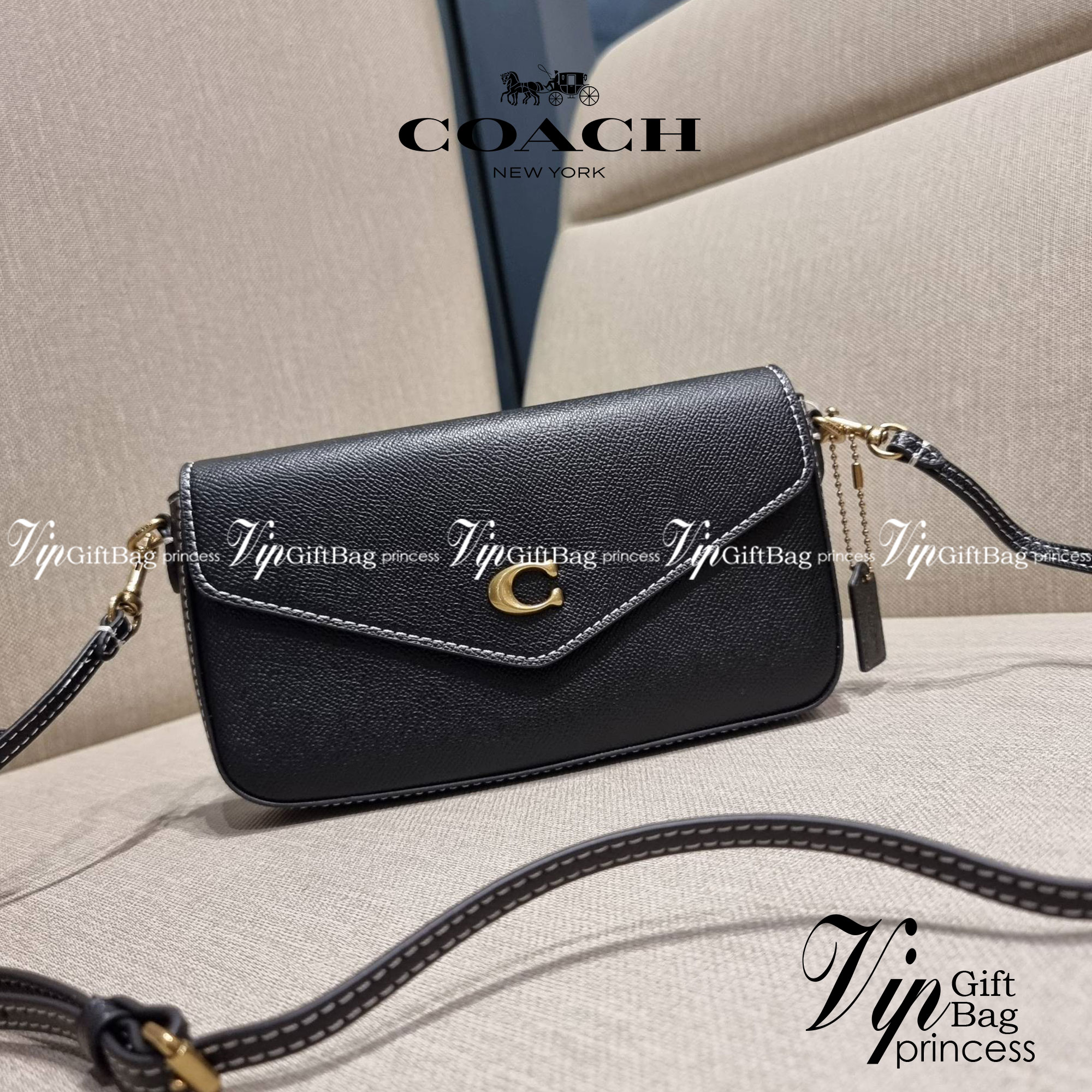 COACH C8439 WYNN CROSSBODY ใหม่ล่าสุด พร้อมเสิร์ฟความหรู ดูดีแบบน้อยแต่มาก กระเป๋าสะพายครอสบอดี้ ที่ซ่อนดีเทลดีงาม มีช่องเสียบบัตรแยกใช้ได้ หรือจะใส่ไว้ในกระเป๋า เพื่อแบ่งสัดส่วนให้ดูน่าใช้ วัสดุหนังวัวลายเกรน เส้นคมสวย เปิด-ปิดด้วยกระดุมแม่เหล็ก สะดวกใช้