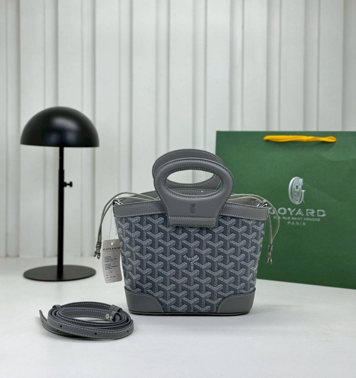 ORI หนังแท้ | Goyard Beluga Mini Bag กระเป๋าสะพายทรงบัคเก็ต พร้อมหูจับในตัว สะดวกใช้งาน ด้านในเป็นผ้าดีไซน์ผูก เพิ่มความน่ารักน่าใช้ สวยมากค่ะ