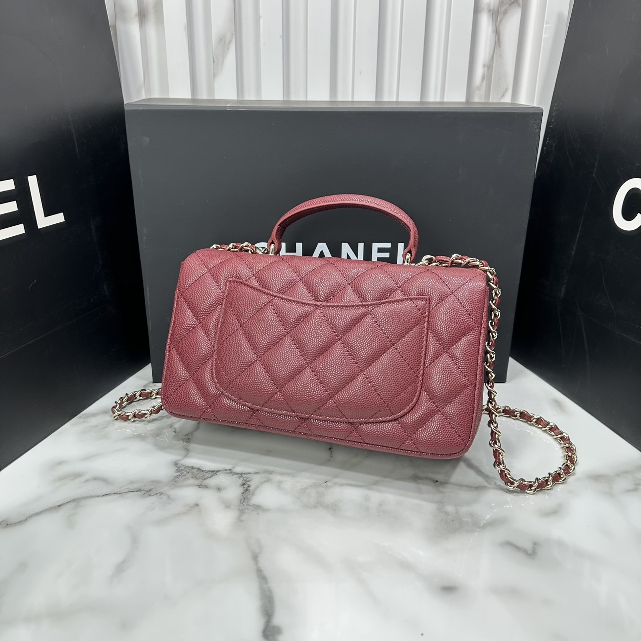 ORI หนังแท้ | CHANEL Classic Flap Bag TopHandle 20cm กระเป๋าสะพายคคลาสสิกพร้อมหูจับ หรูหราระดับตำนาน สวยงามเหนือกาลเวลา