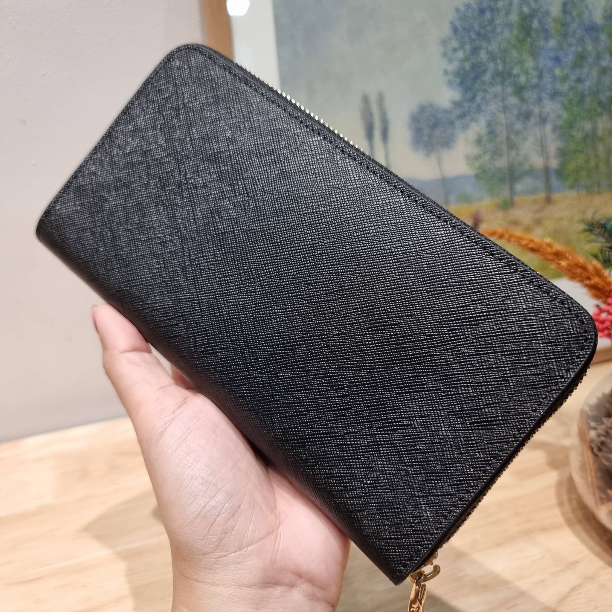 TORY BURCH ROBINSON MULTI GUSSET ZIP CONTINENTAL WALLET รุ่นหายาก พร้อมสีน่ารักน่าใช้ ต้อนรับเดือนแห่งความรัก!! กับกระเป๋าสตางค์ใบยาว ขนาดกำลังพอเหมาะ ดีไซน์เรียบหรู