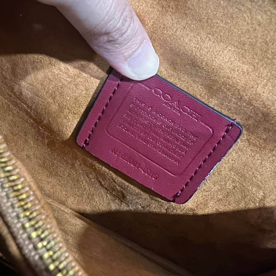 COACH SMALL GEORGIE TOP HANDLE IN BLOCKED SIGNATURE CANVAS ((6504//0468//6192//6015)) compact body portable shoulder bag 🌈ห้ามพลาด รุ่นแนะนำค่าา! พร้อมส่งทันที! กระเป๋าหิ้ว//สะพายข้างได้ วัสดุหนังแท้ 🔺หนึ่งใบทำลายหนังผสมกัน3แบบได้ลงตัวสวยง